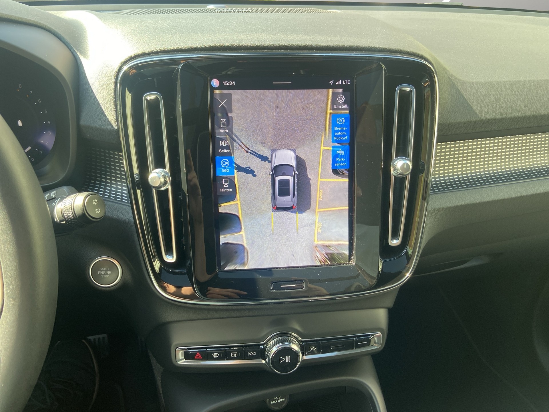 VOLVO XC40 B4 Benzin Mild Hybrid AWD Ultim. Dark DCT-image-8