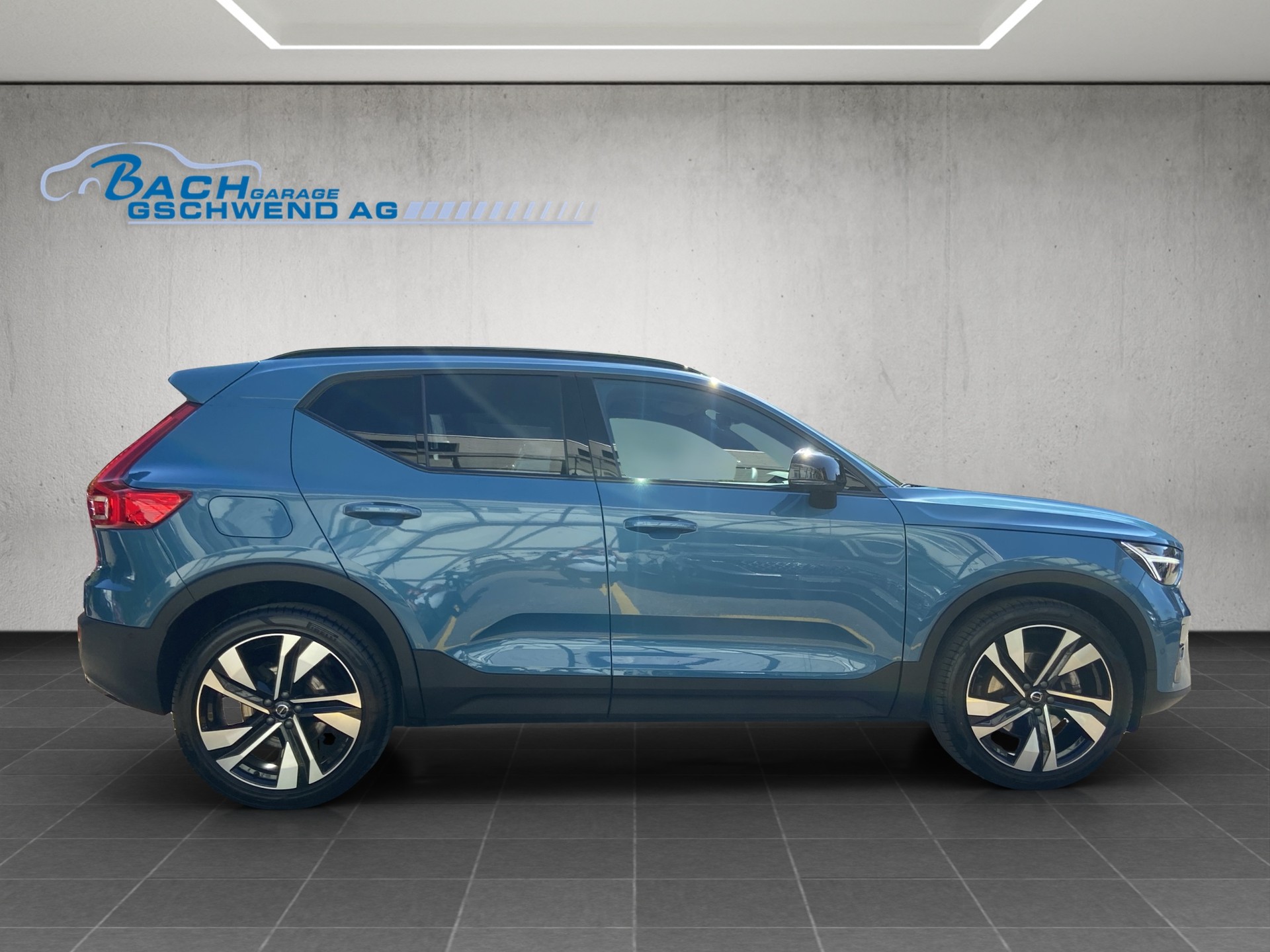VOLVO XC40 B4 Benzin Mild Hybrid AWD Ultim. Dark DCT-image-2