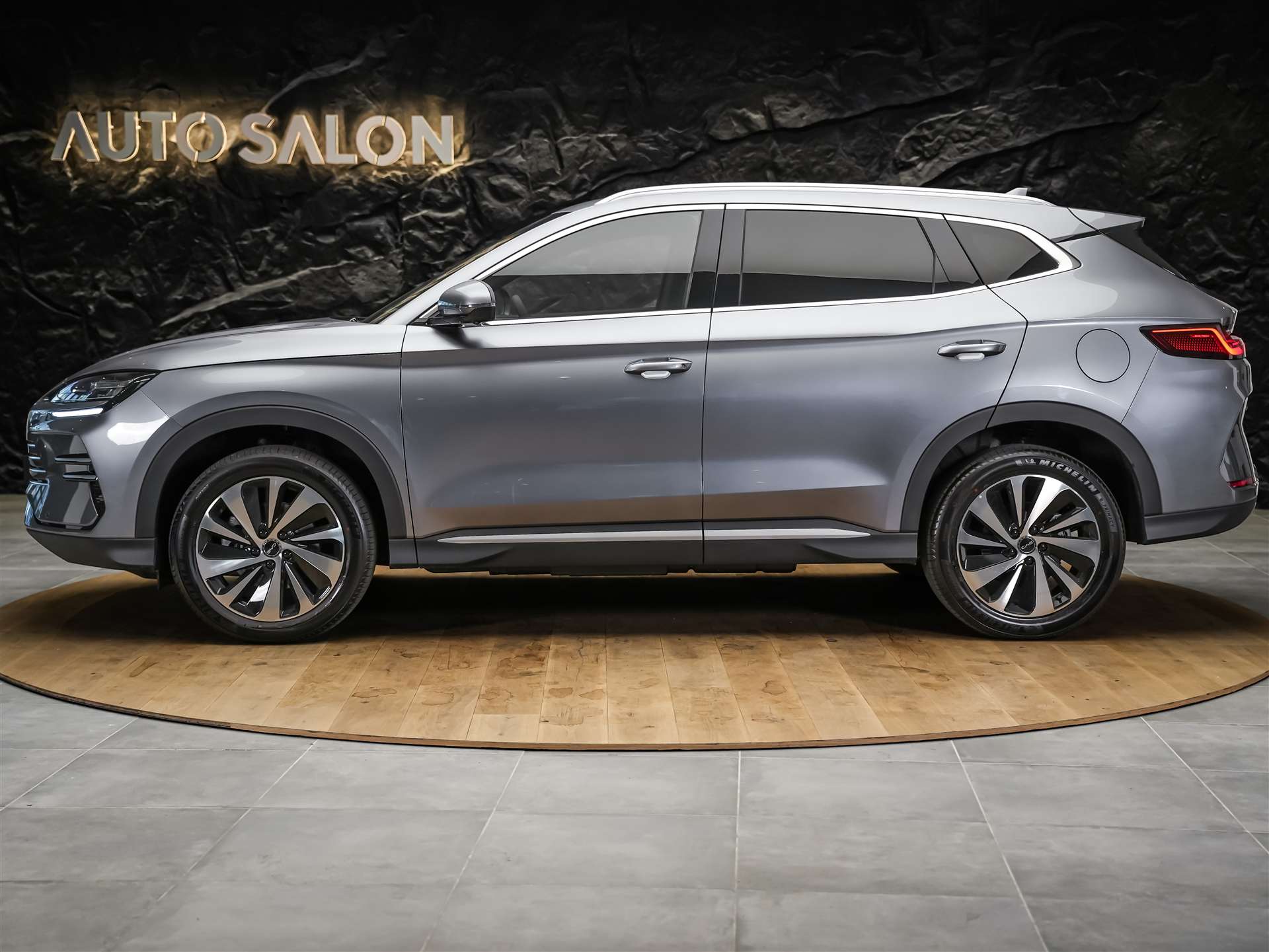 BYD Seal U DM-i Design AWD *SOFORT Verfügbar*Werksgarantie*Lenkradheizung*Sitzbelüftung*360° Kamera*-showroom-element-1