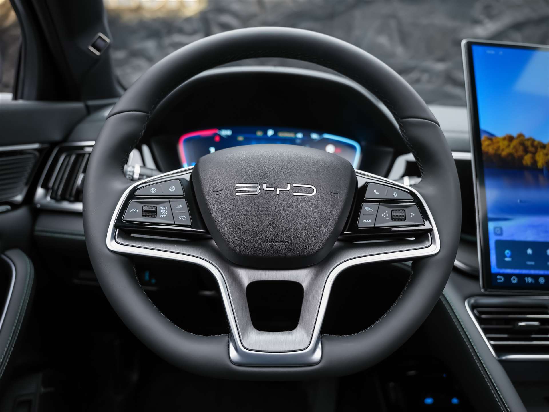 BYD Seal U DM-i Design AWD *SOFORT Verfügbar*Werksgarantie*Lenkradheizung*Sitzbelüftung*360° Kamera*-image-27