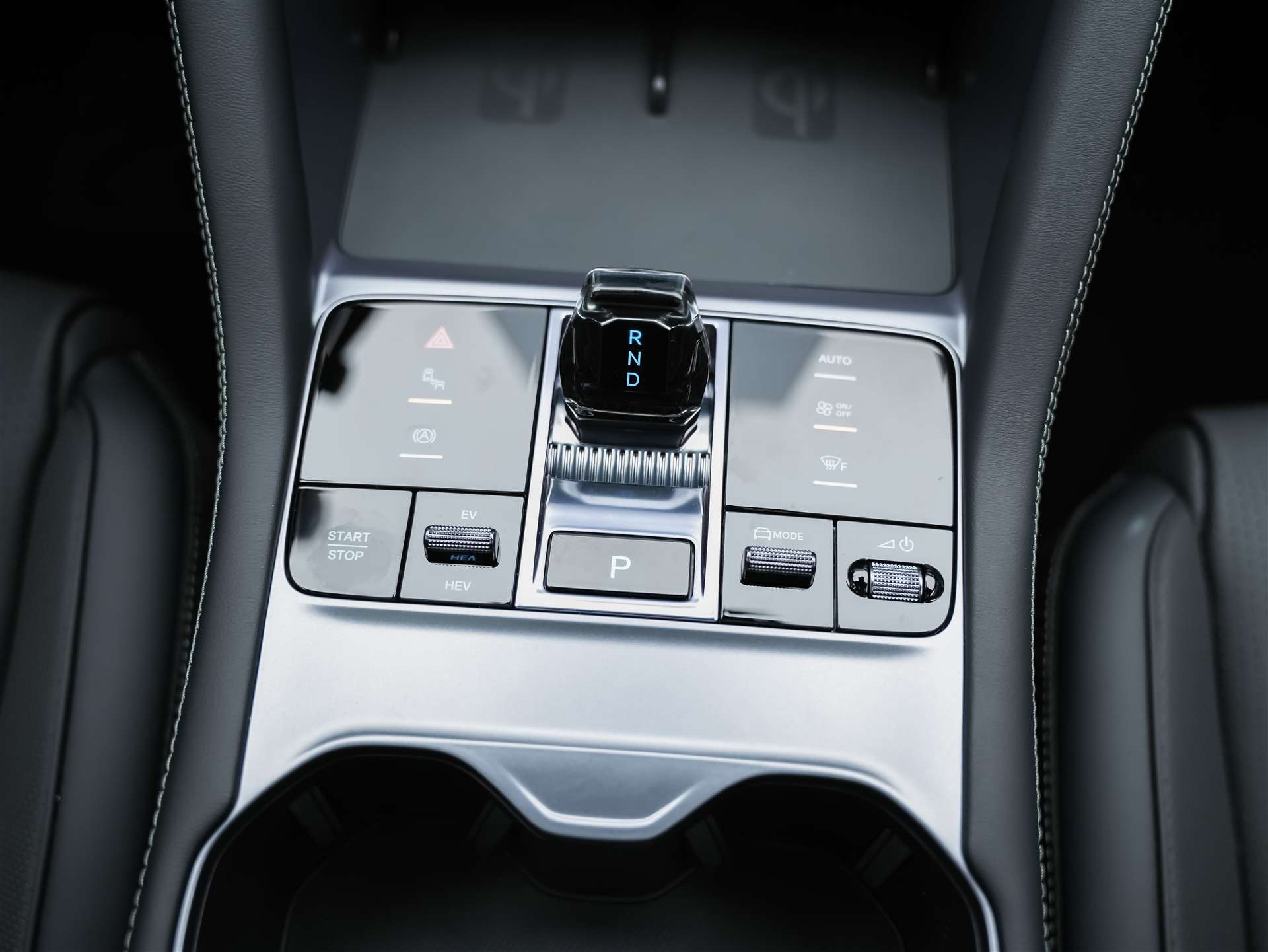 BYD Seal U DM-i Design AWD *SOFORT Verfügbar*Werksgarantie*Lenkradheizung*Sitzbelüftung*360° Kamera*-image-22