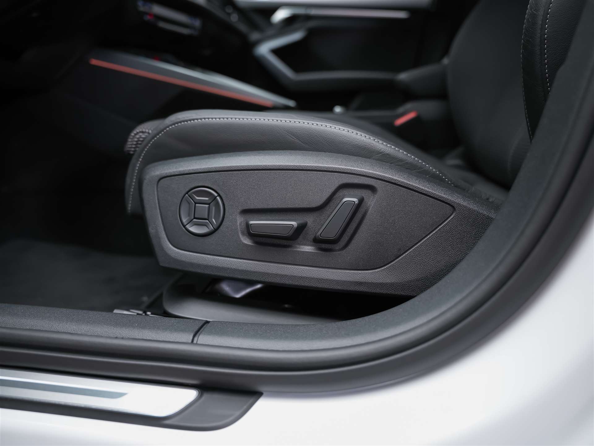 AUDI S3 Sportback TFSI quattro S-tronic*19"Felgen*Werksgarantie*Matrix-LED*Assistenten*-image-26