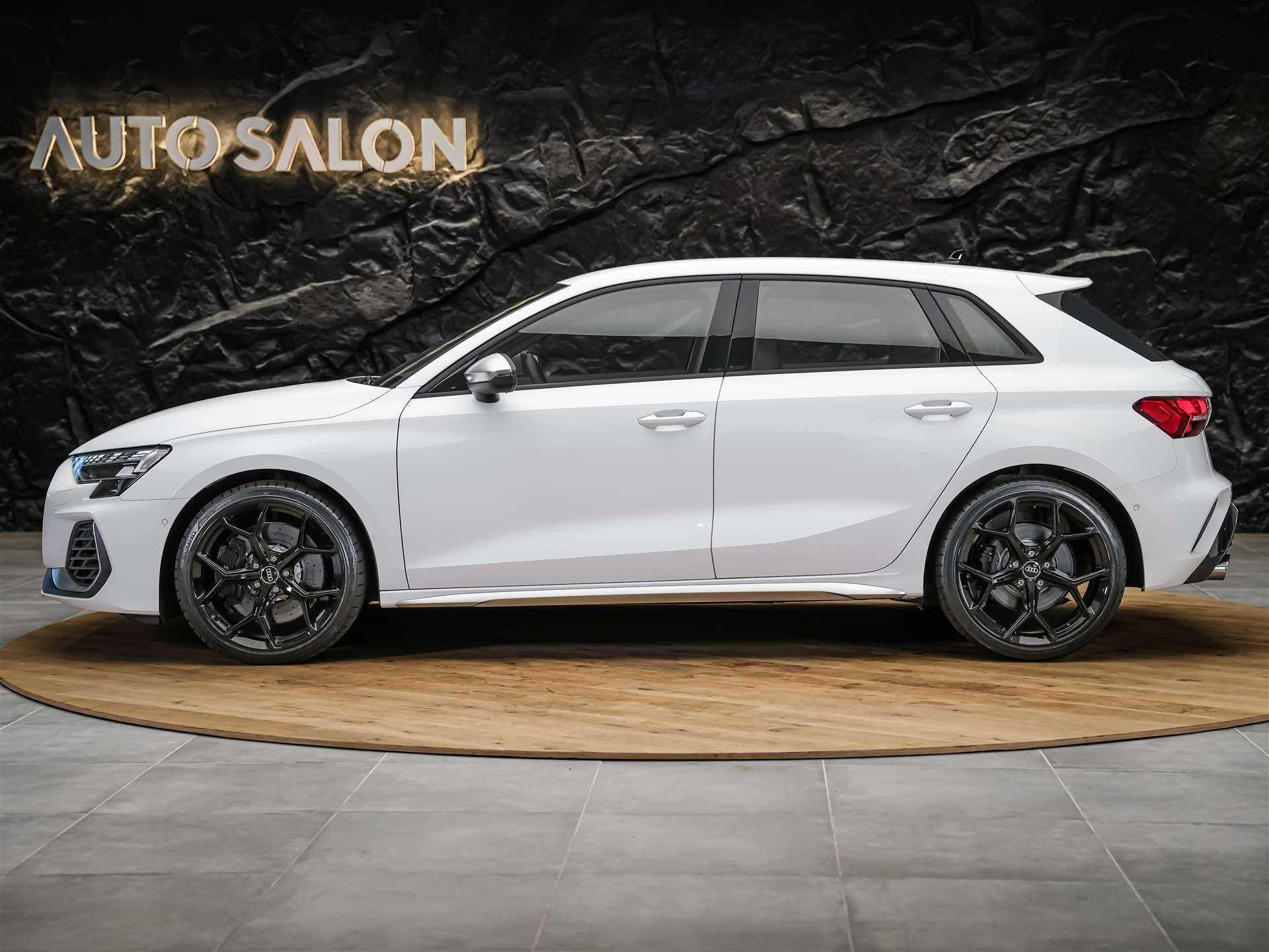 AUDI S3 Sportback TFSI quattro S-tronic*19"Felgen*Werksgarantie*Matrix-LED*Assistenten*-showroom-element-1