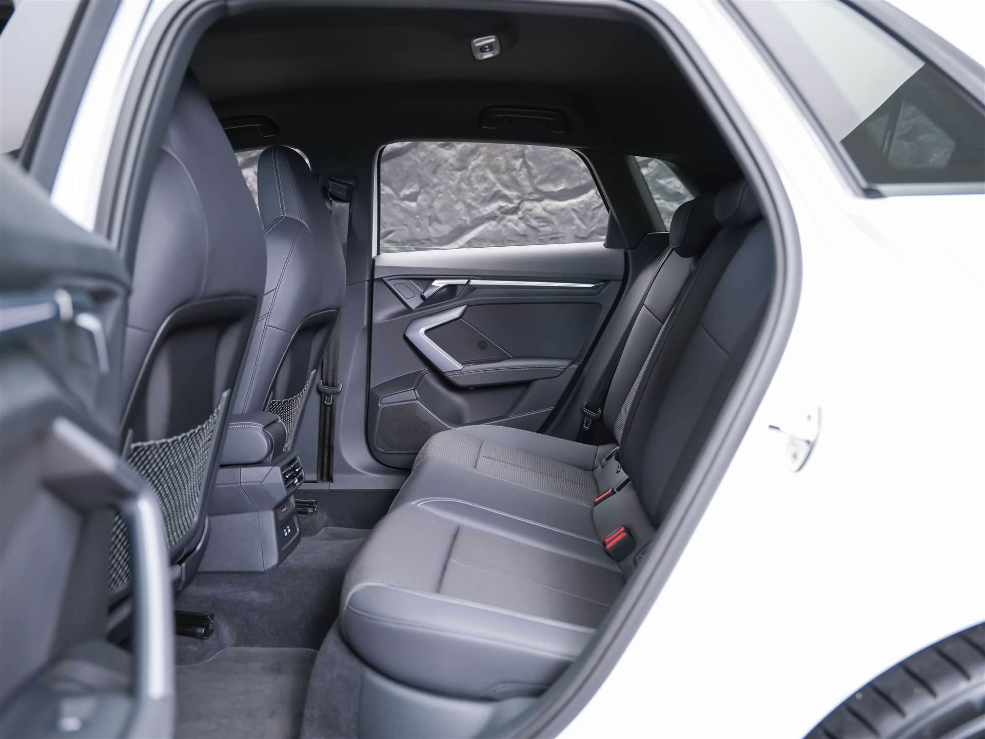 AUDI S3 Sportback TFSI quattro S-tronic*19"Felgen*Werksgarantie*Matrix-LED*Assistenten*-image-12