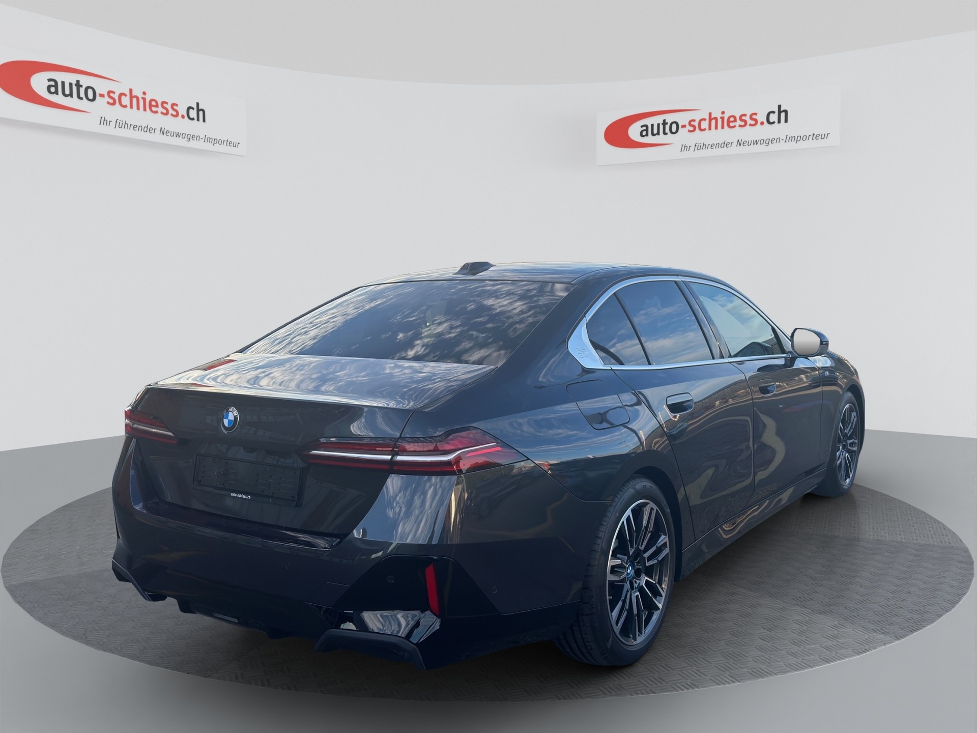 BMW 520d 48V M Sport Steptronic-image-4