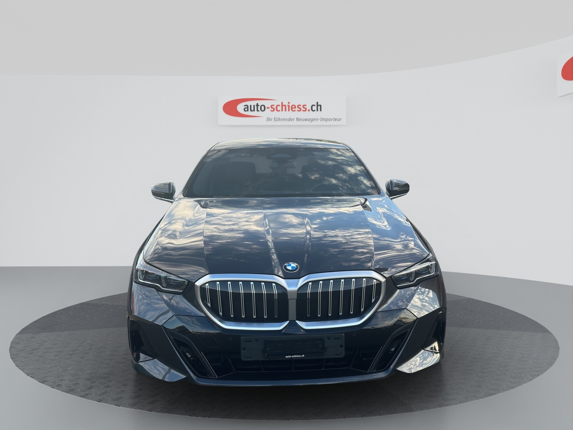 BMW 520d 48V M Sport Steptronic-image-1