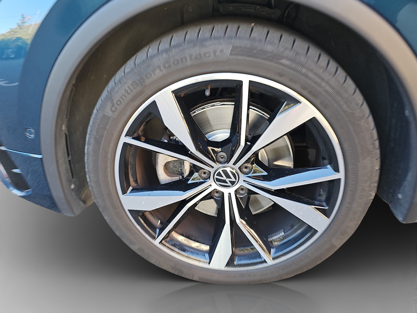 VW Tiguan 2.0 TDI SCR R-Line 4Motion DSG-image-13