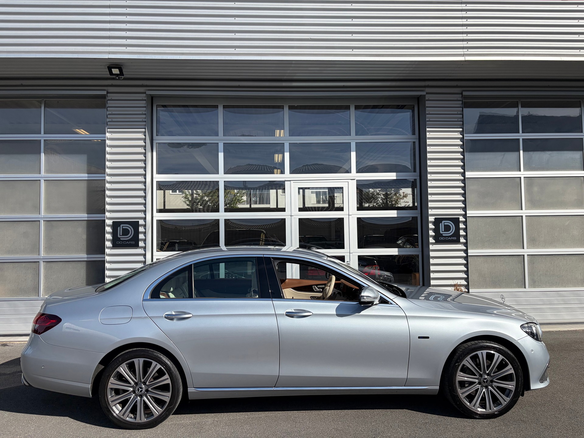 MERCEDES-BENZ E 300 e 4Matic Avantgarde 9G-Tronic-image-1