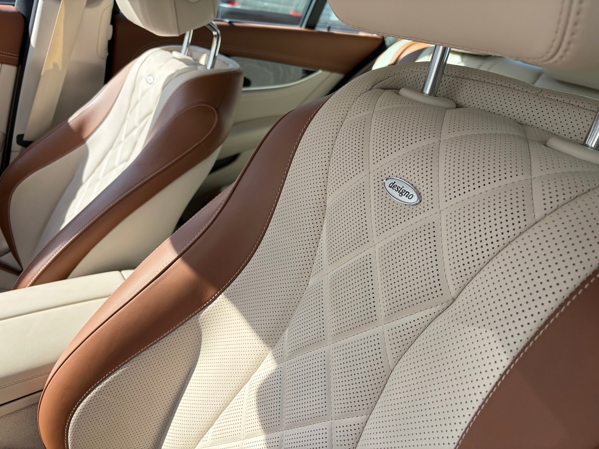 MERCEDES-BENZ E 300 e 4Matic Avantgarde 9G-Tronic-image-12