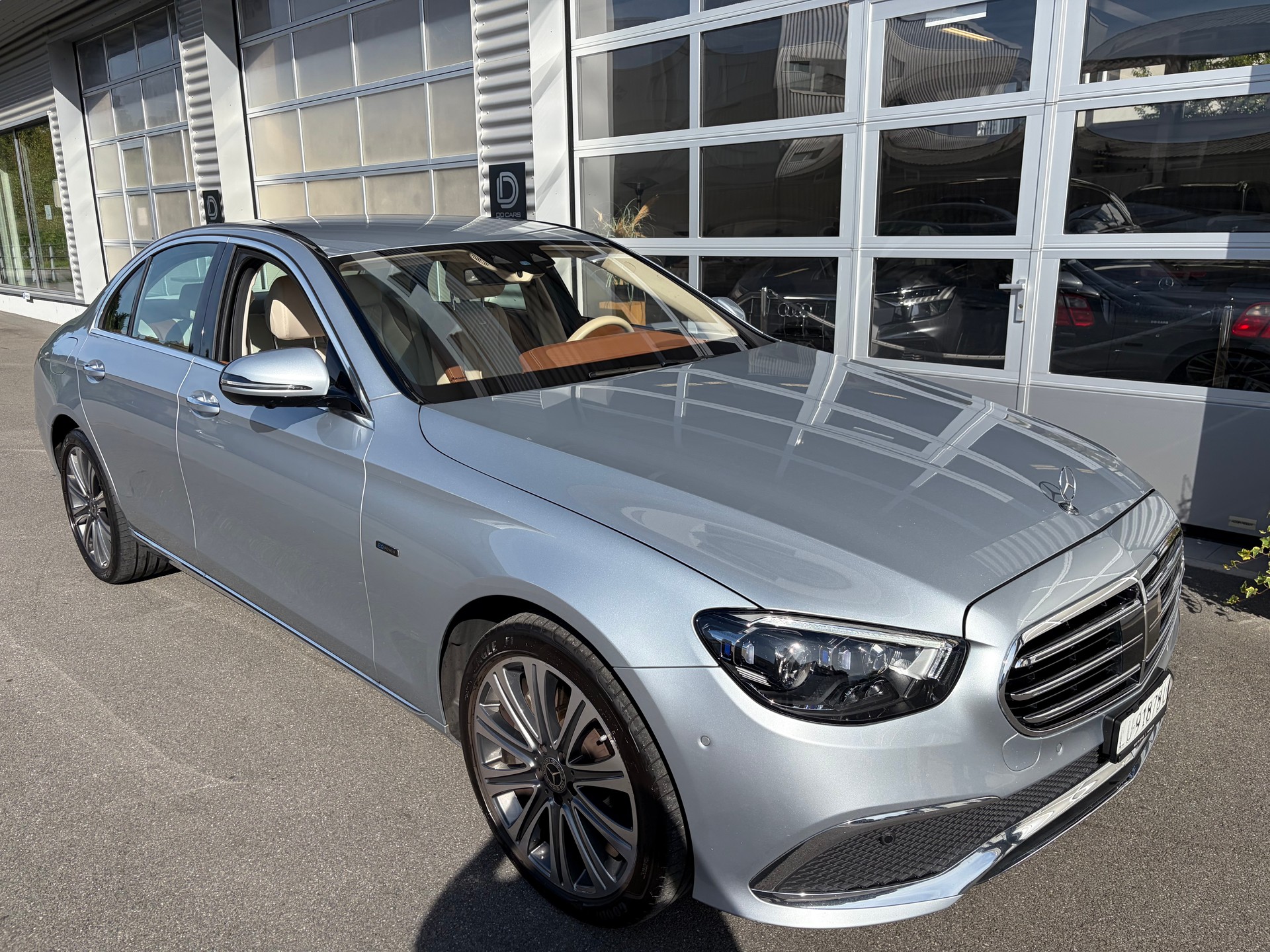 MERCEDES-BENZ E 300 e 4Matic Avantgarde 9G-Tronic-image-5