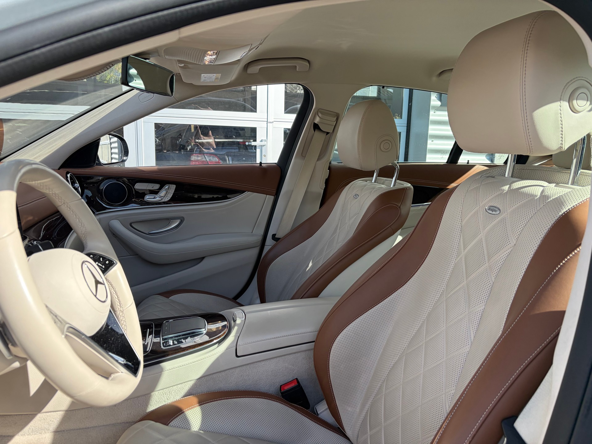 MERCEDES-BENZ E 300 e 4Matic Avantgarde 9G-Tronic-image-7