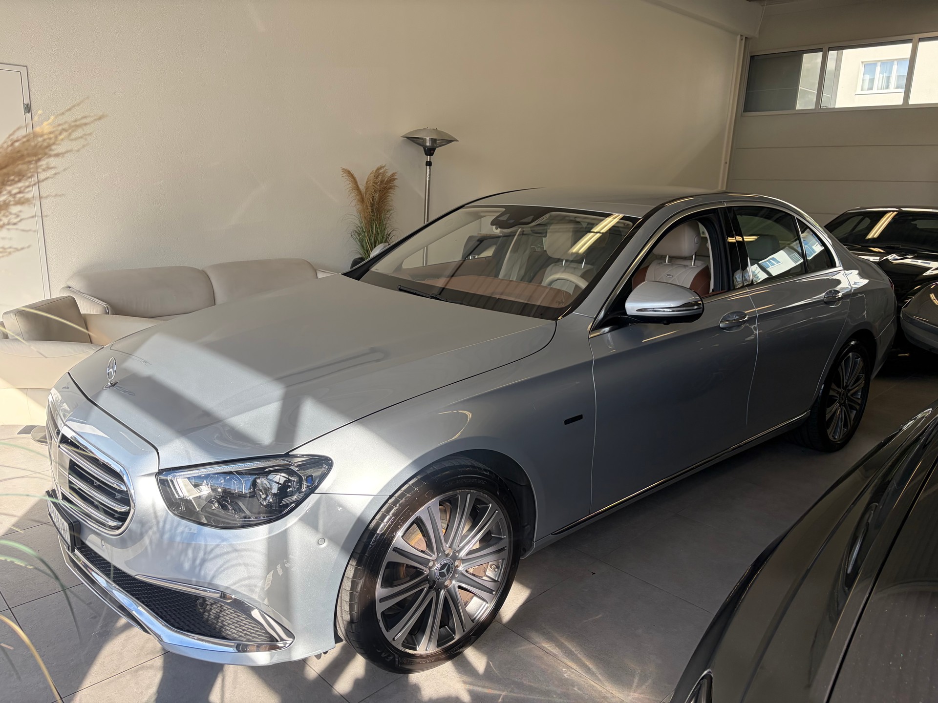 MERCEDES-BENZ E 300 e 4Matic Avantgarde 9G-Tronic-image-15