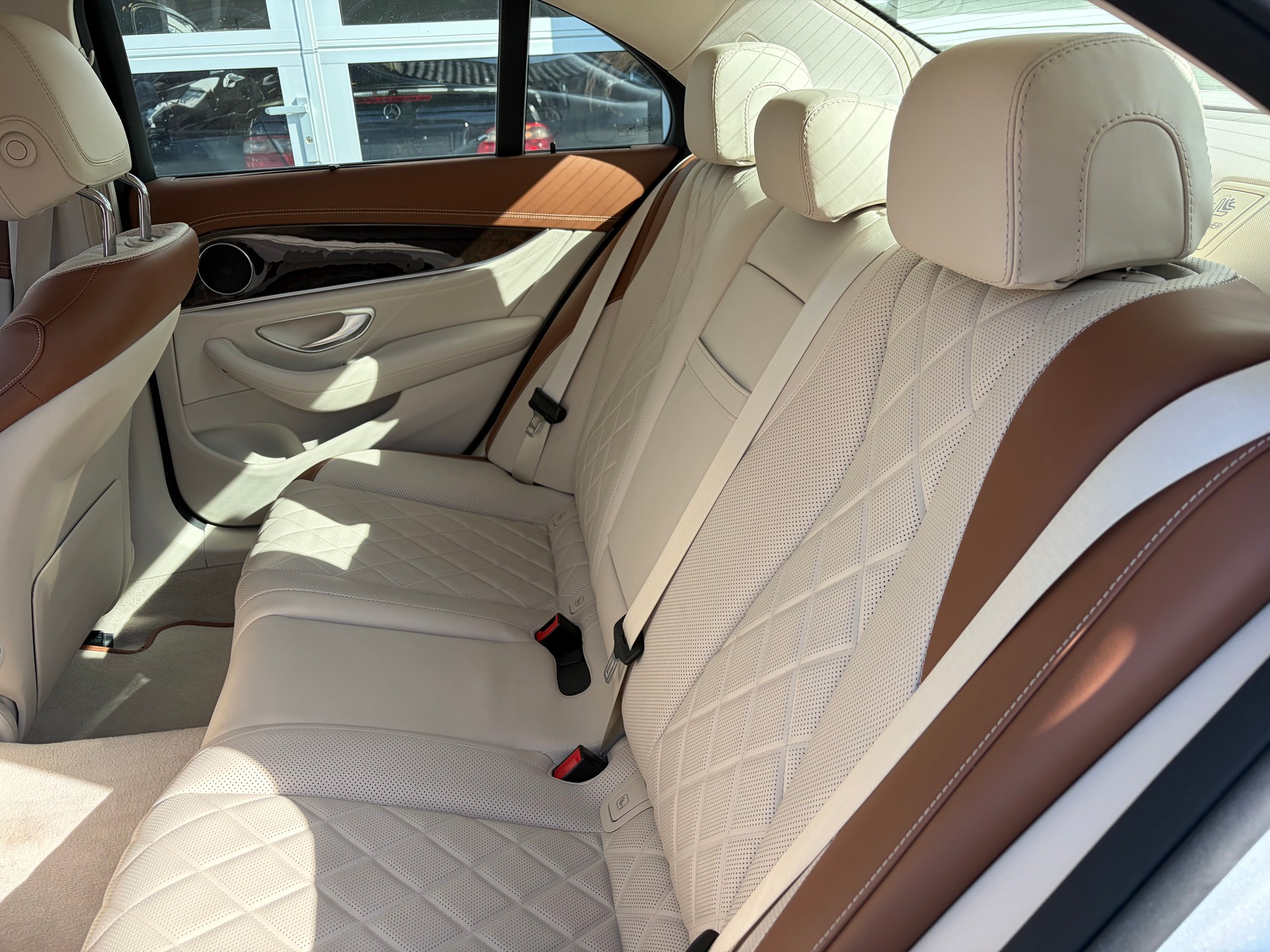 MERCEDES-BENZ E 300 e 4Matic Avantgarde 9G-Tronic-image-8
