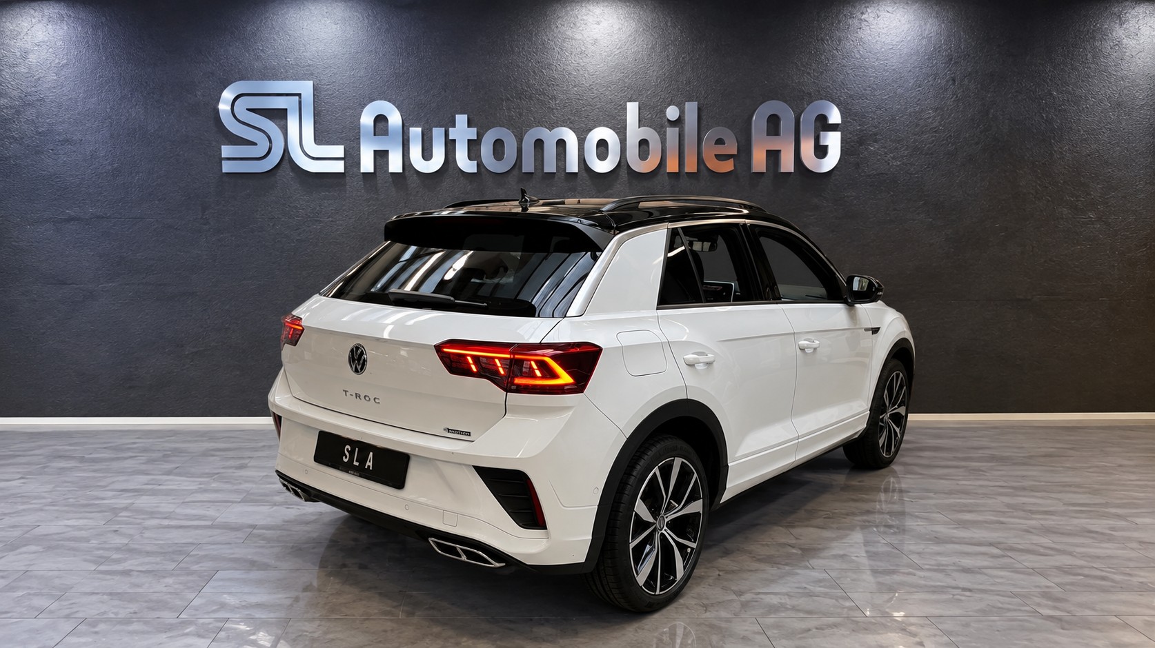 VW T-Roc 2.0 TSI R-Line DSG 4Motion / Panoramadach / Vollausstattung / Leasing ab 299.--image-1