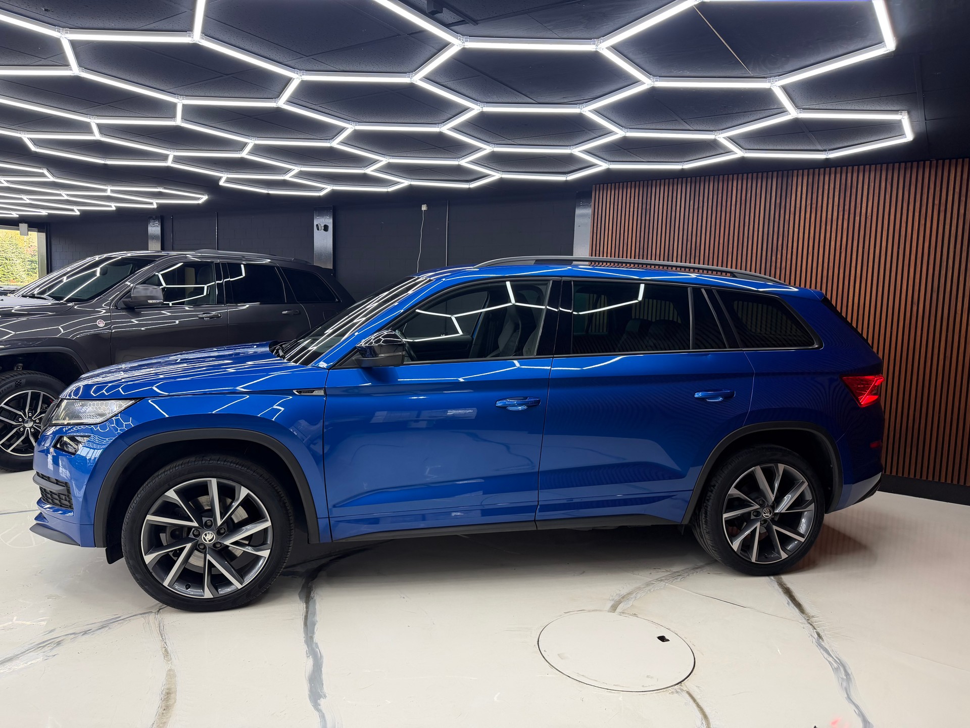 SKODA SportLine 2.0TSI 4x4 190PS DSG-image-3