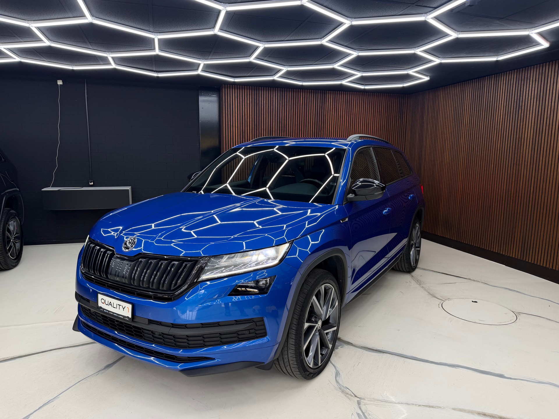 SKODA SportLine 2.0TSI 4x4 190PS DSG-image-0