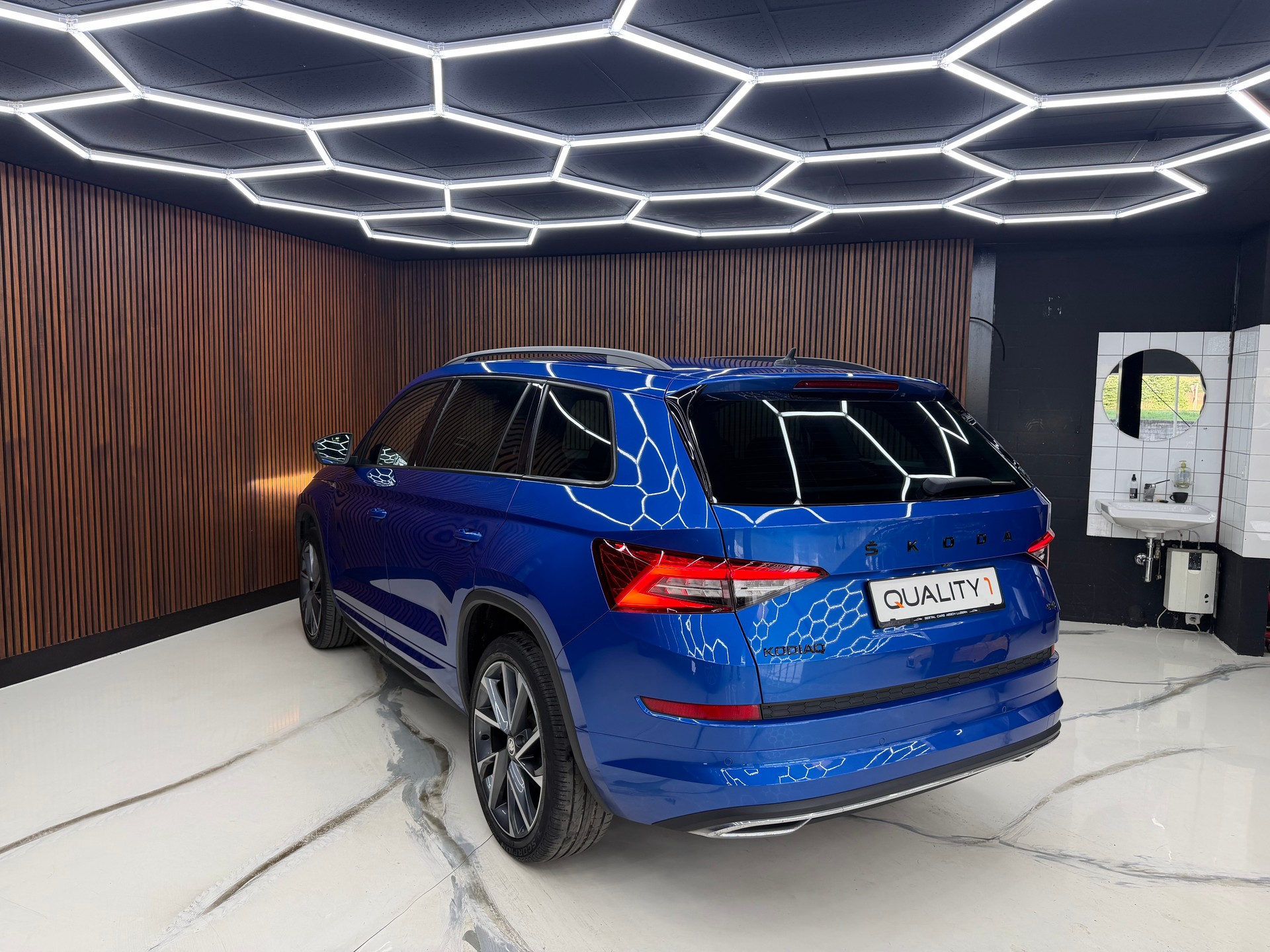 SKODA SportLine 2.0TSI 4x4 190PS DSG-image-7