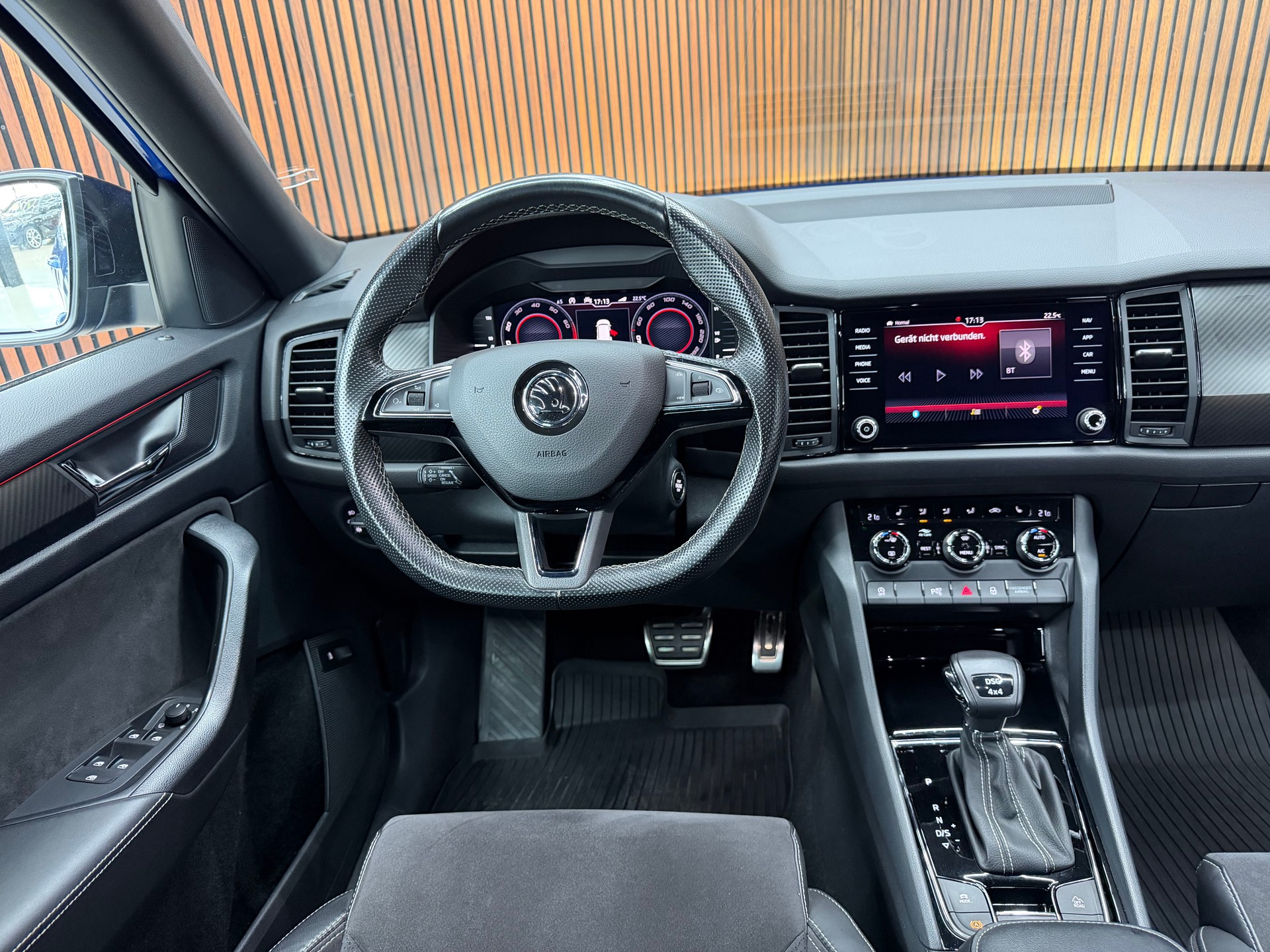 SKODA SportLine 2.0TSI 4x4 190PS DSG-image-12