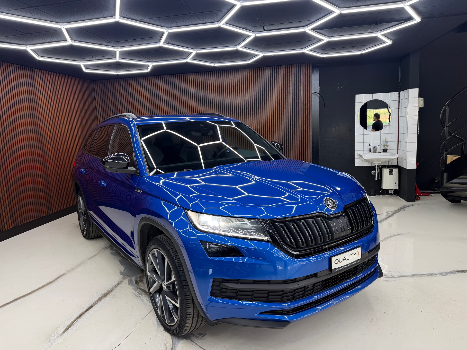 SKODA SportLine 2.0TSI 4x4 190PS DSG-image-1