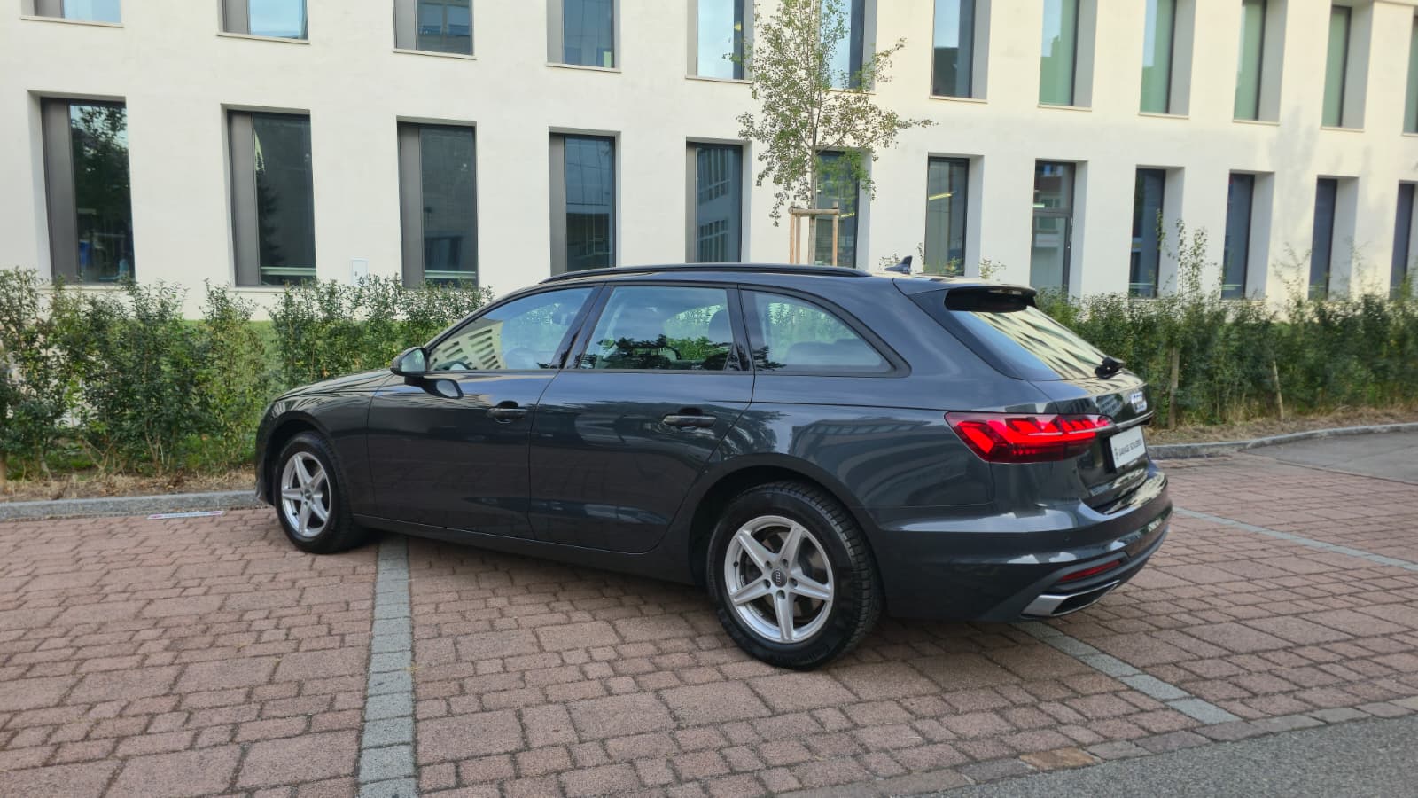 AUDI A4 Avant 35 TDI S-tronic| Ab MFK| Frisch ab Service| Rückfahrt Kamera| Lane Assistent| Totwinkel Assistent| Top Gepflegt-image-6