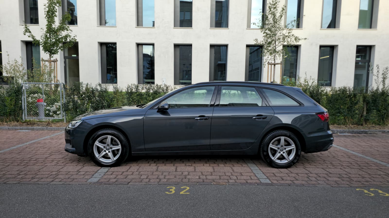 AUDI A4 Avant 35 TDI S-tronic| Ab MFK| Frisch ab Service| Rückfahrt Kamera| Lane Assistent| Totwinkel Assistent| Top Gepflegt-image-4