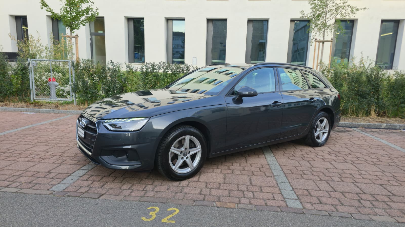 AUDI A4 Avant 35 TDI S-tronic| Ab MFK| Frisch ab Service| Rückfahrt Kamera| Lane Assistent| Totwinkel Assistent| Top Gepflegt-image-0