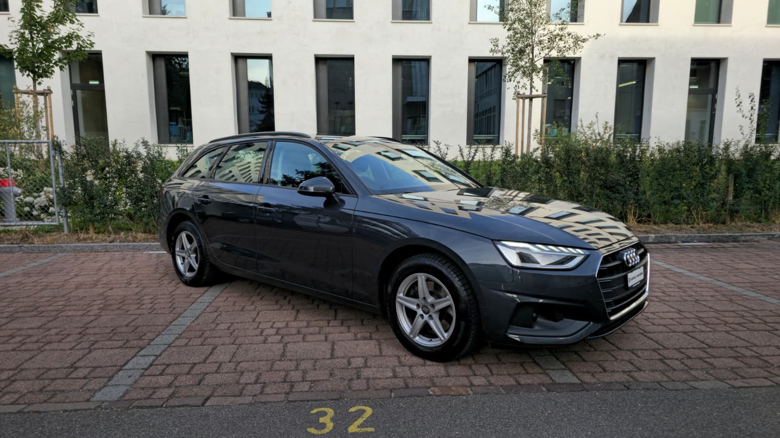 AUDI A4 Avant 35 TDI S-tronic| Ab MFK| Frisch ab Service| Rückfahrt Kamera| Lane Assistent| Totwinkel Assistent| Top Gepflegt-image-1