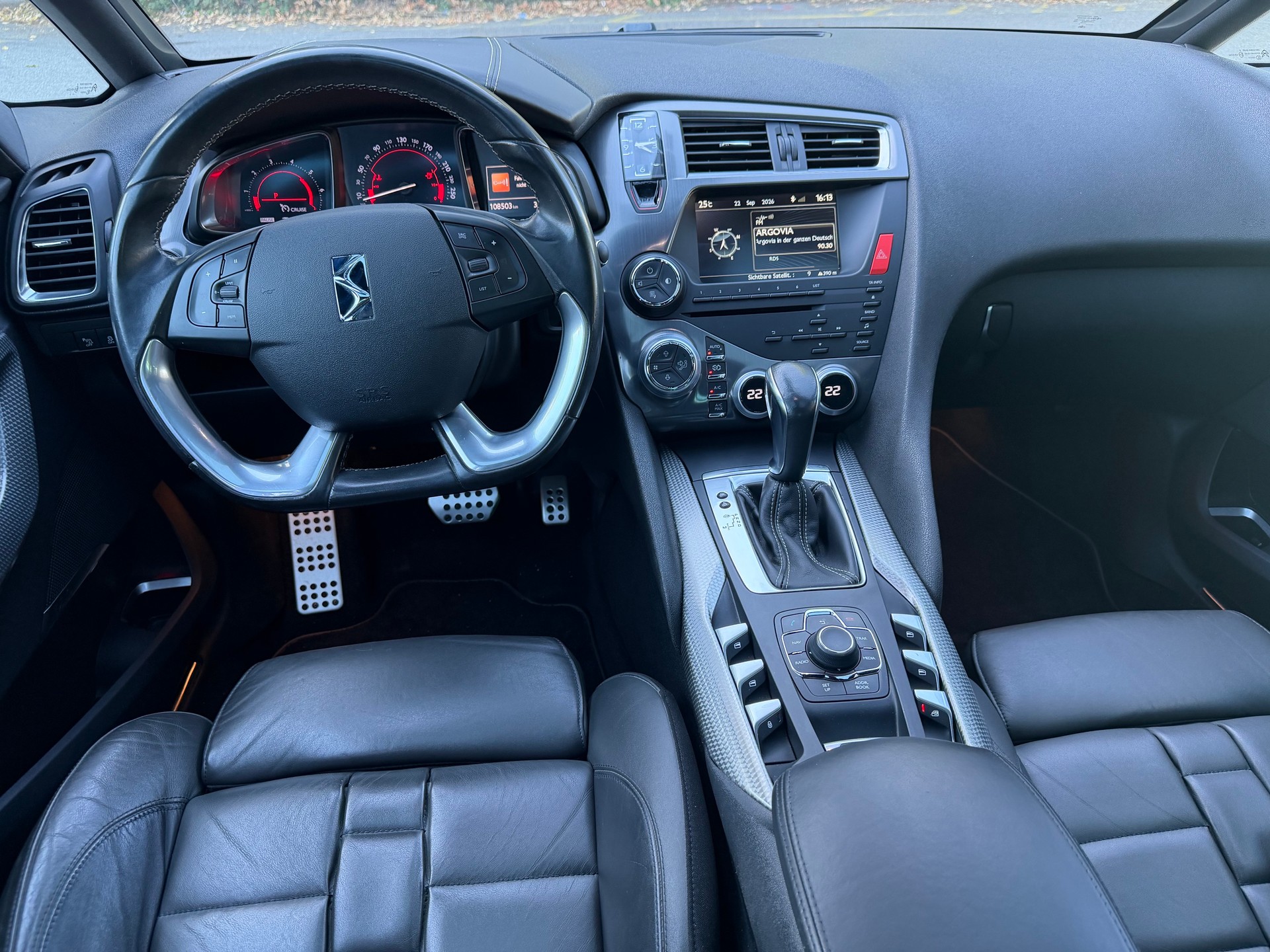 DS AUTOMOBILES DS5 2.0 HDi Sport Chic Automatic-image-3