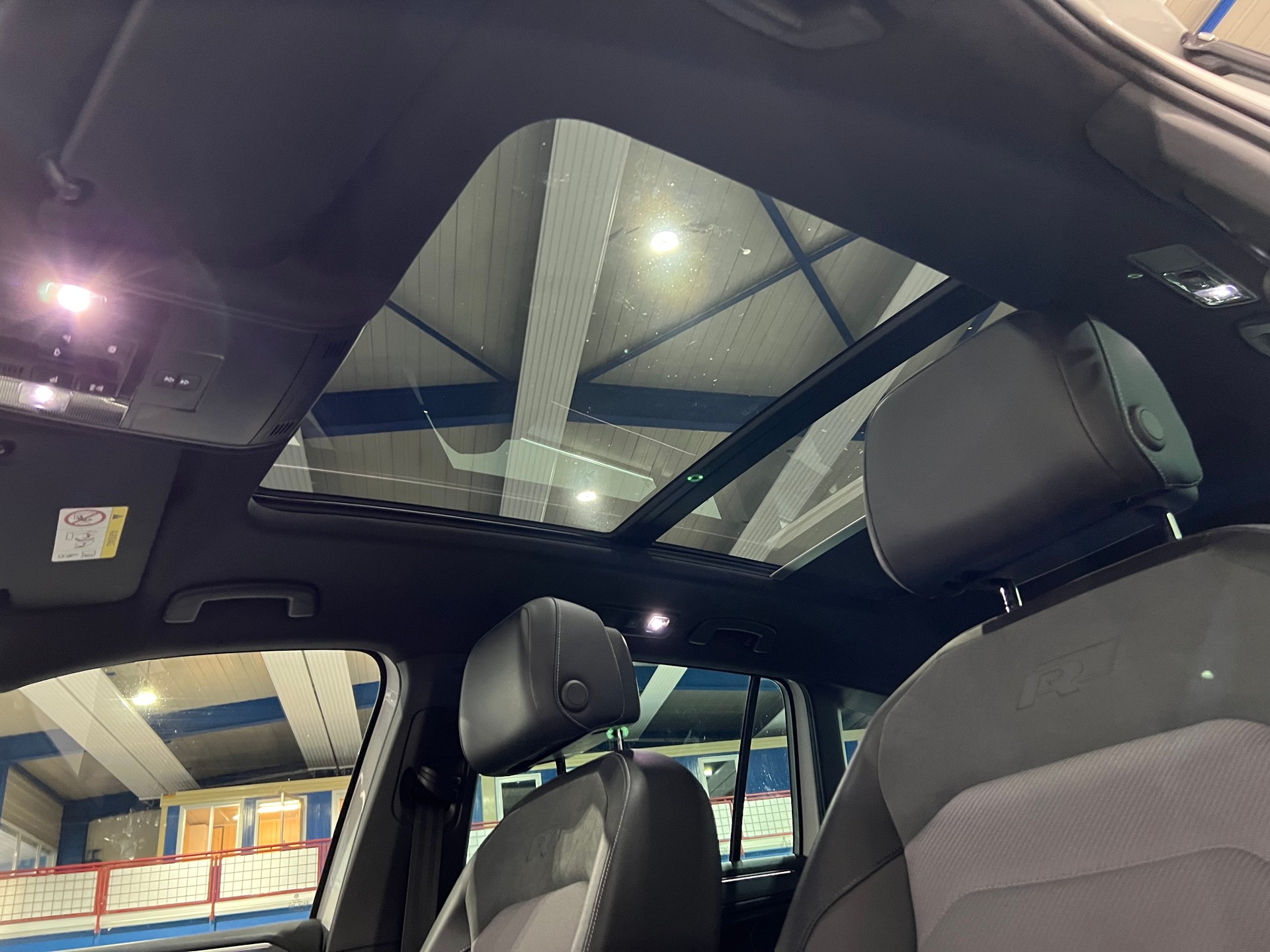 VW Tiguan 2.0TSI Highline 4Motion DSG**Panodach,AHK,LED,Frisch ab MFK**-image-10