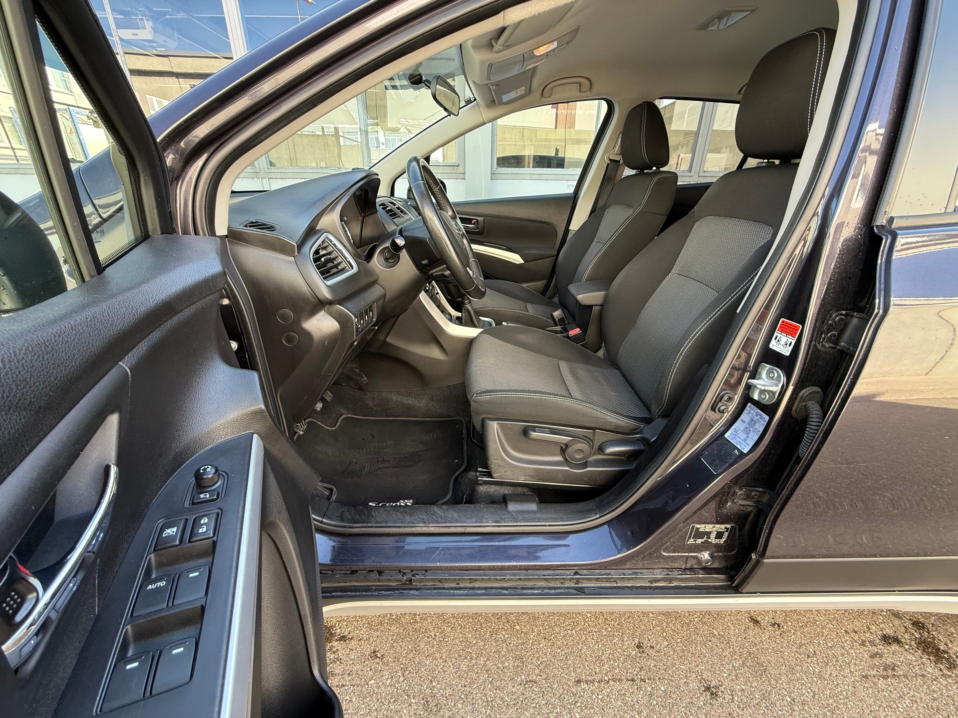 SUZUKI SX4 S-Cross 1.6 16V GL 4WD *Frisch ab MFK *Hagelschaden *Sitzheizung *Tempomat *Freisprechanlage *Abnehmbare AHK *Start/Stop-image-9