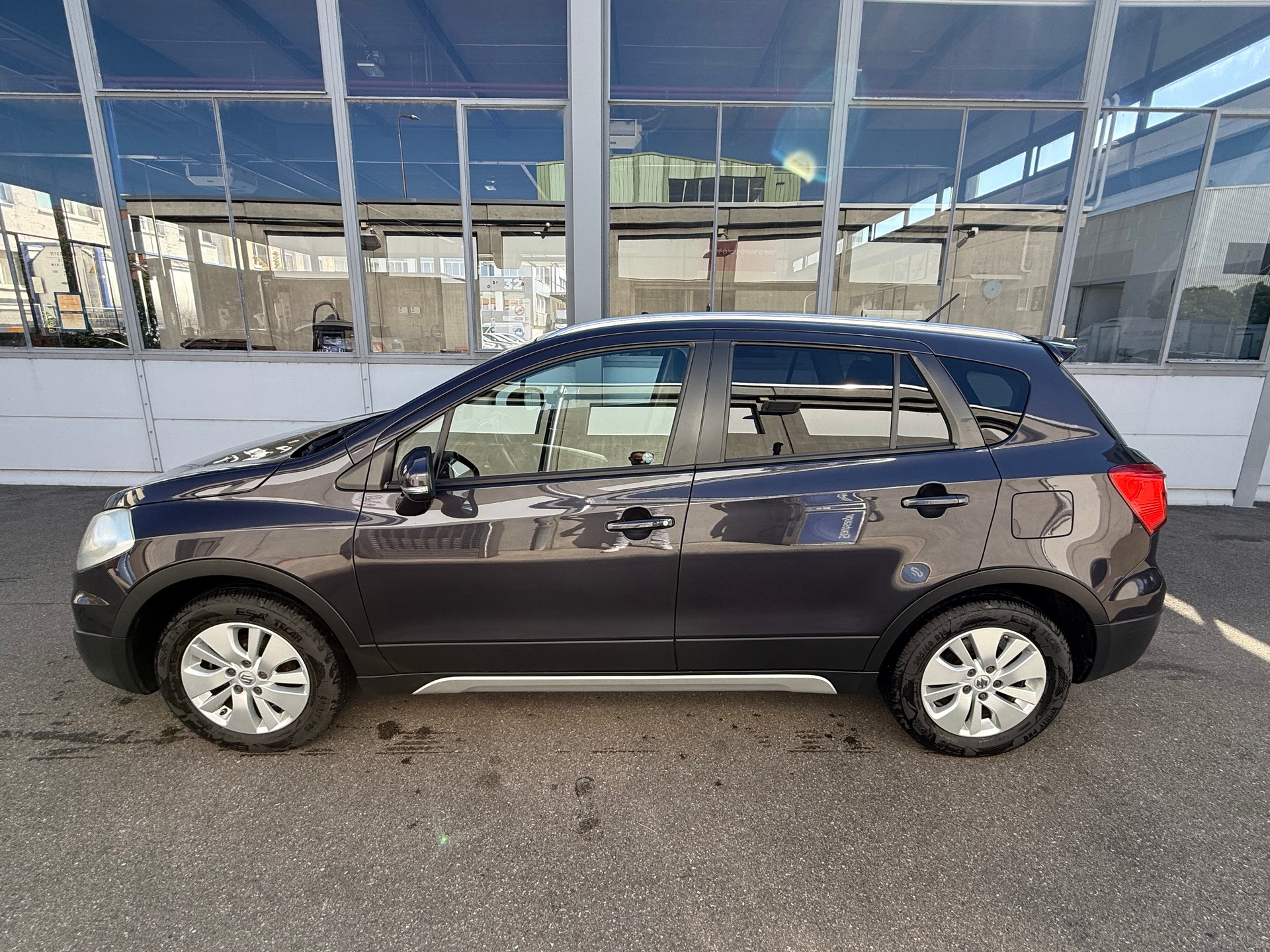 SUZUKI SX4 S-Cross 1.6 16V GL 4WD *Frisch ab MFK *Hagelschaden *Sitzheizung *Tempomat *Freisprechanlage *Abnehmbare AHK *Start/Stop-image-6