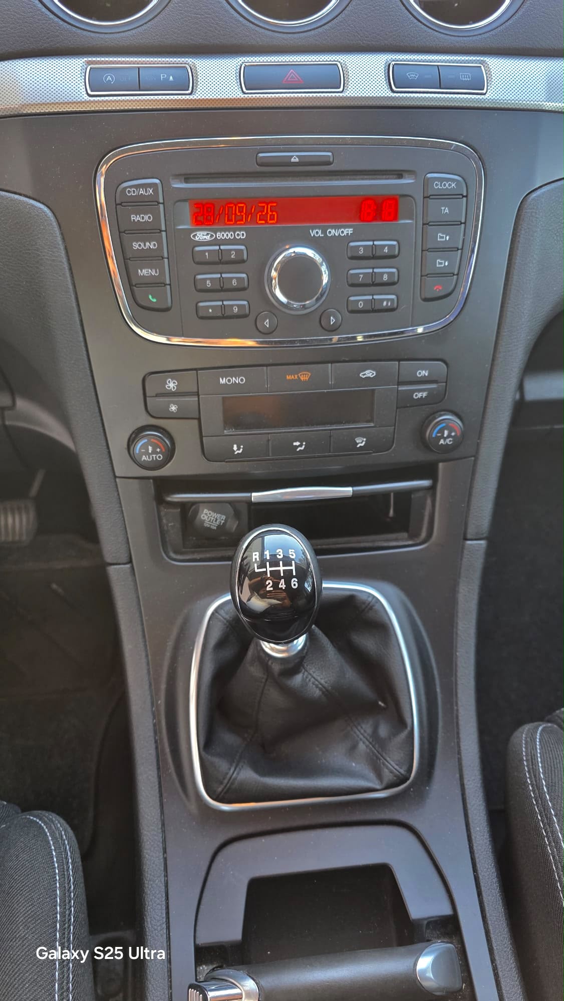 FORD S-Max 1.6 SCTi KNIE-Edition-image-13