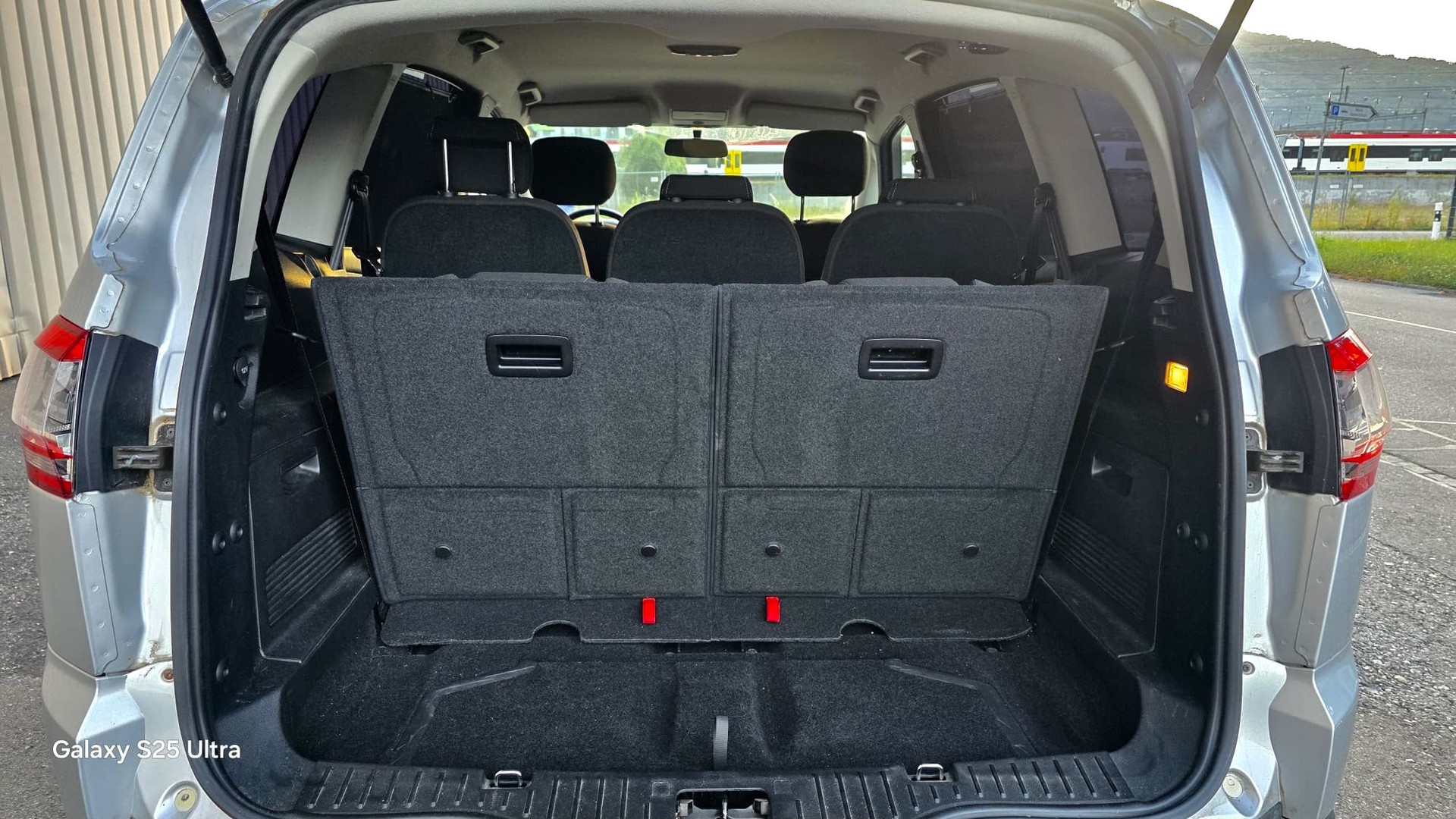 FORD S-Max 1.6 SCTi KNIE-Edition-image-6