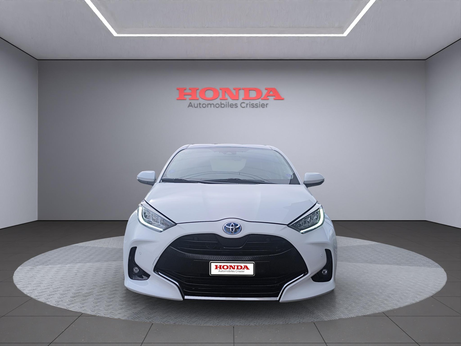 TOYOTA Yaris 1.5 VVT-i HSD Premium-image-1