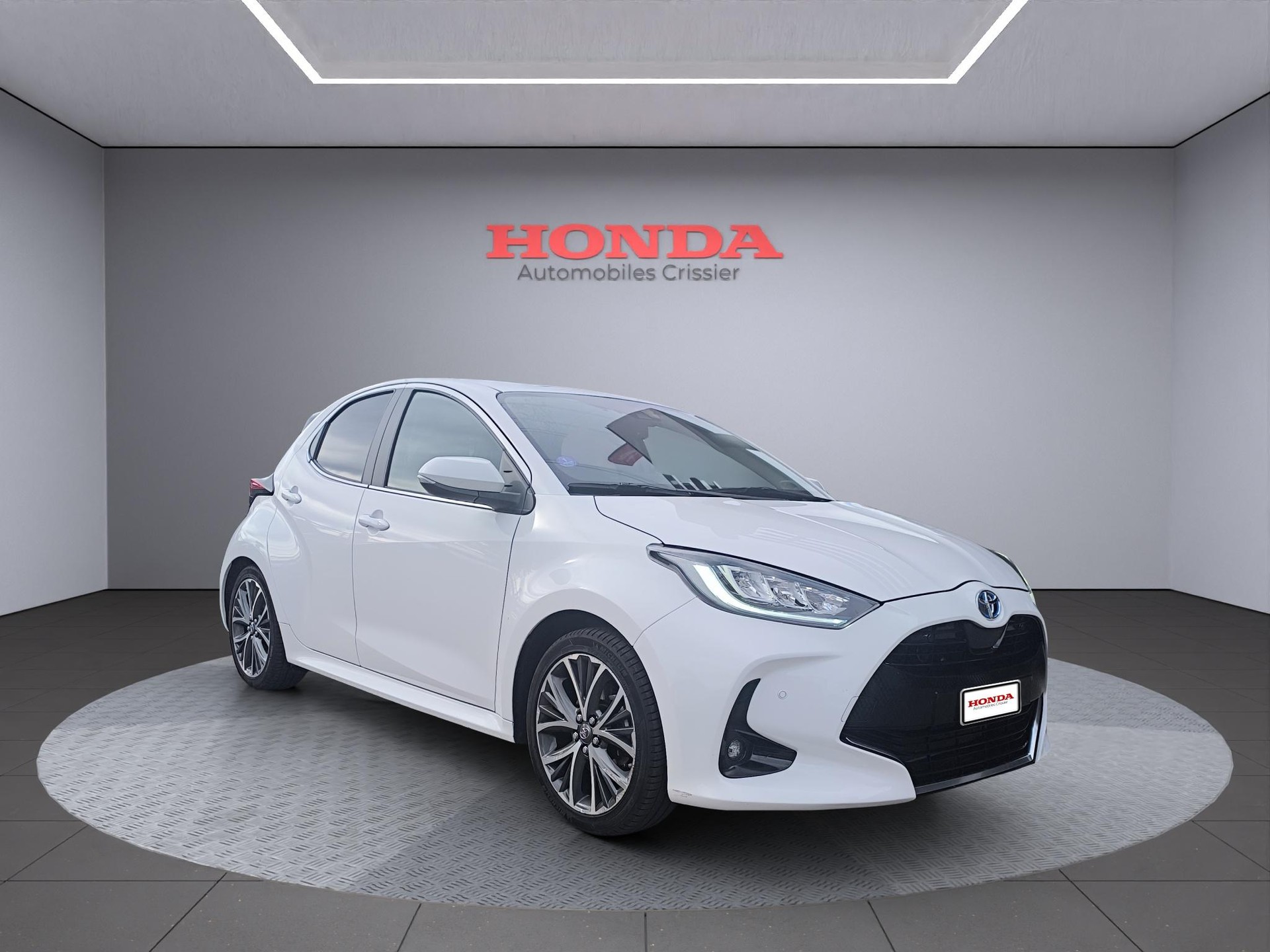 TOYOTA Yaris 1.5 VVT-i HSD Premium-image-0