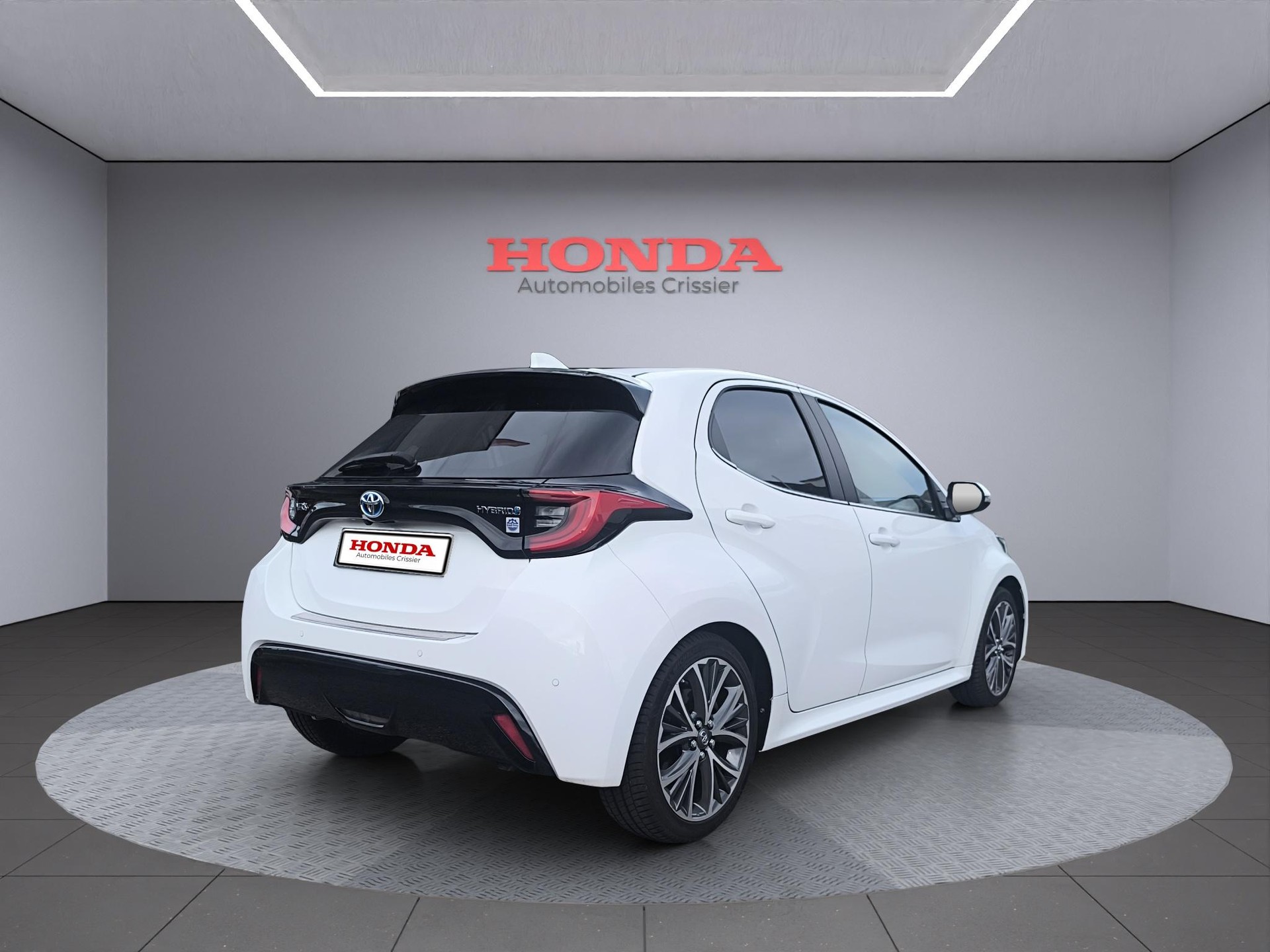 TOYOTA Yaris 1.5 VVT-i HSD Premium-image-6