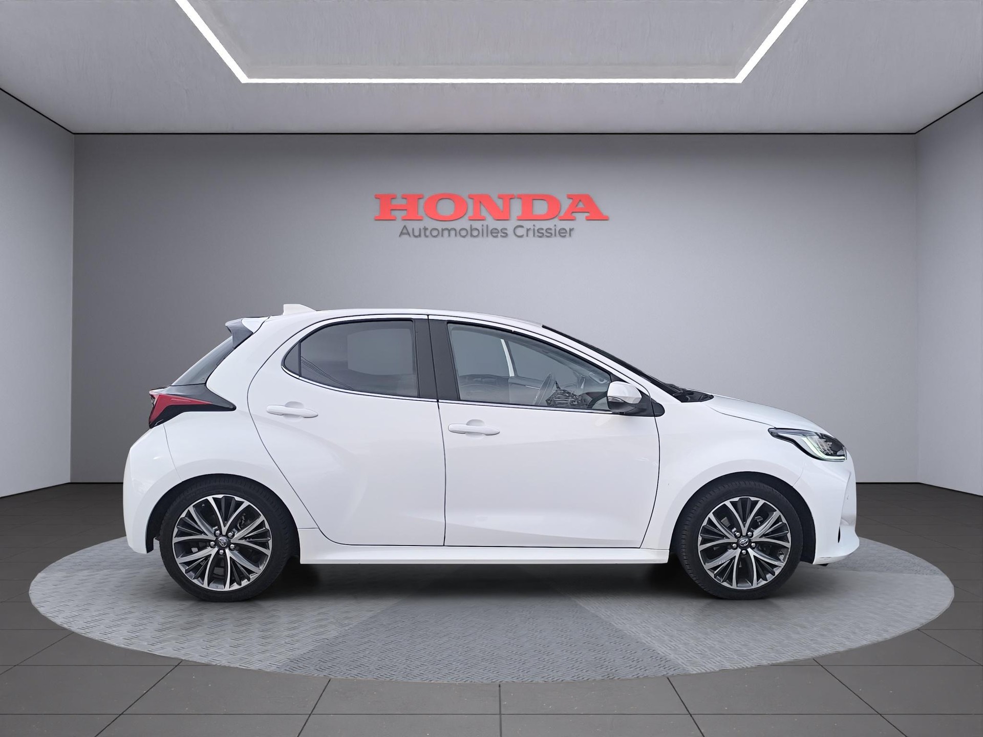TOYOTA Yaris 1.5 VVT-i HSD Premium-image-7