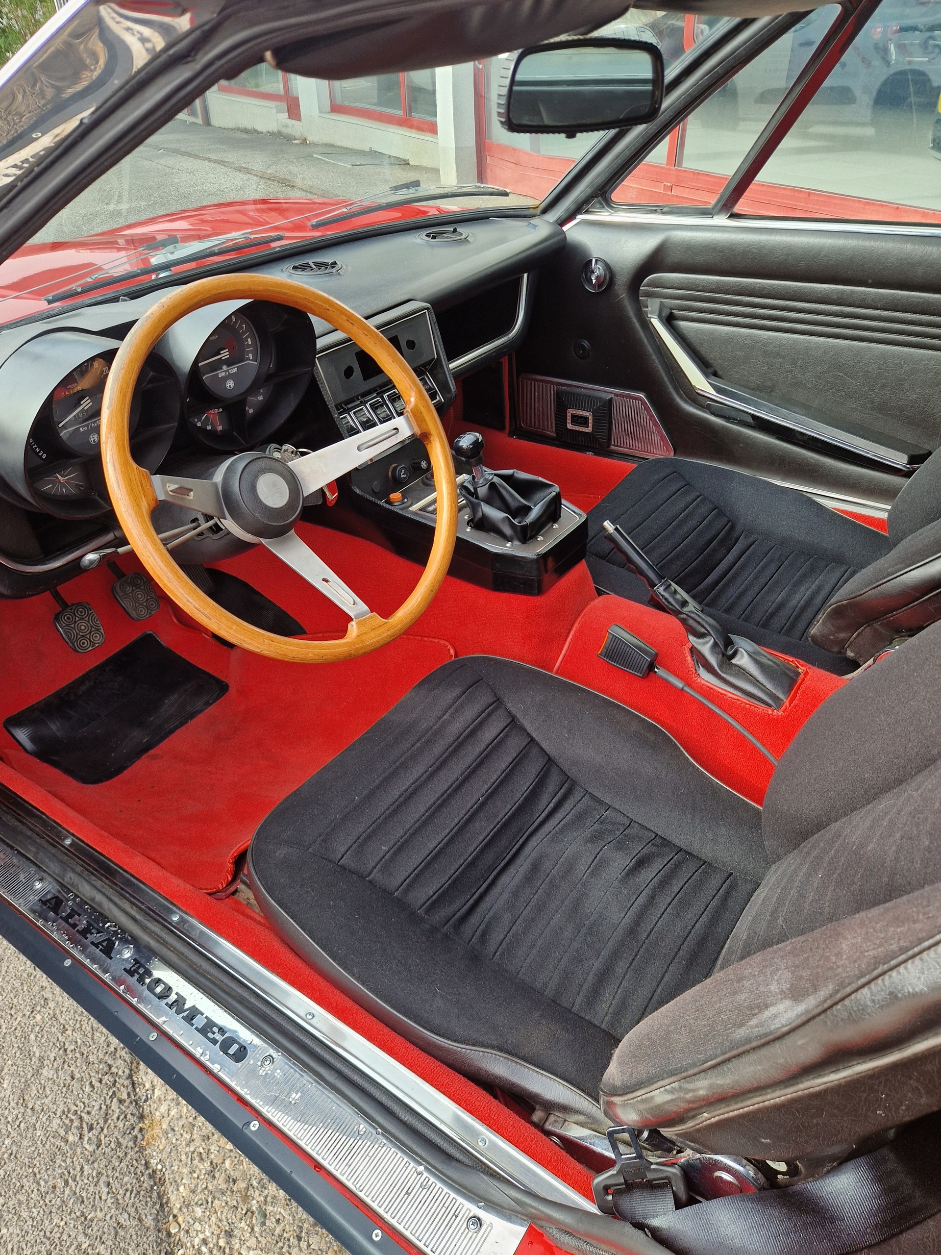 ALFA ROMEO MONTREAL-image-8