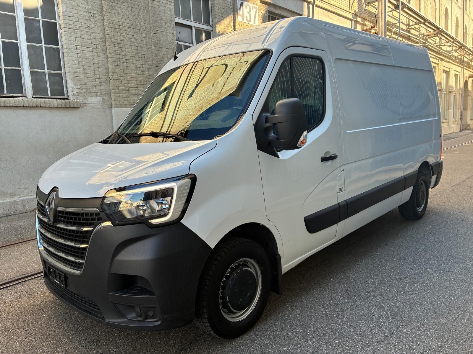 RENAULT Master T33 2.3dCi 135 L2H2-image-3