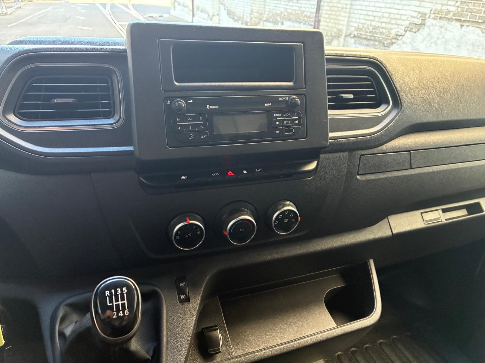 RENAULT Master T33 2.3dCi 135 L2H2-image-14