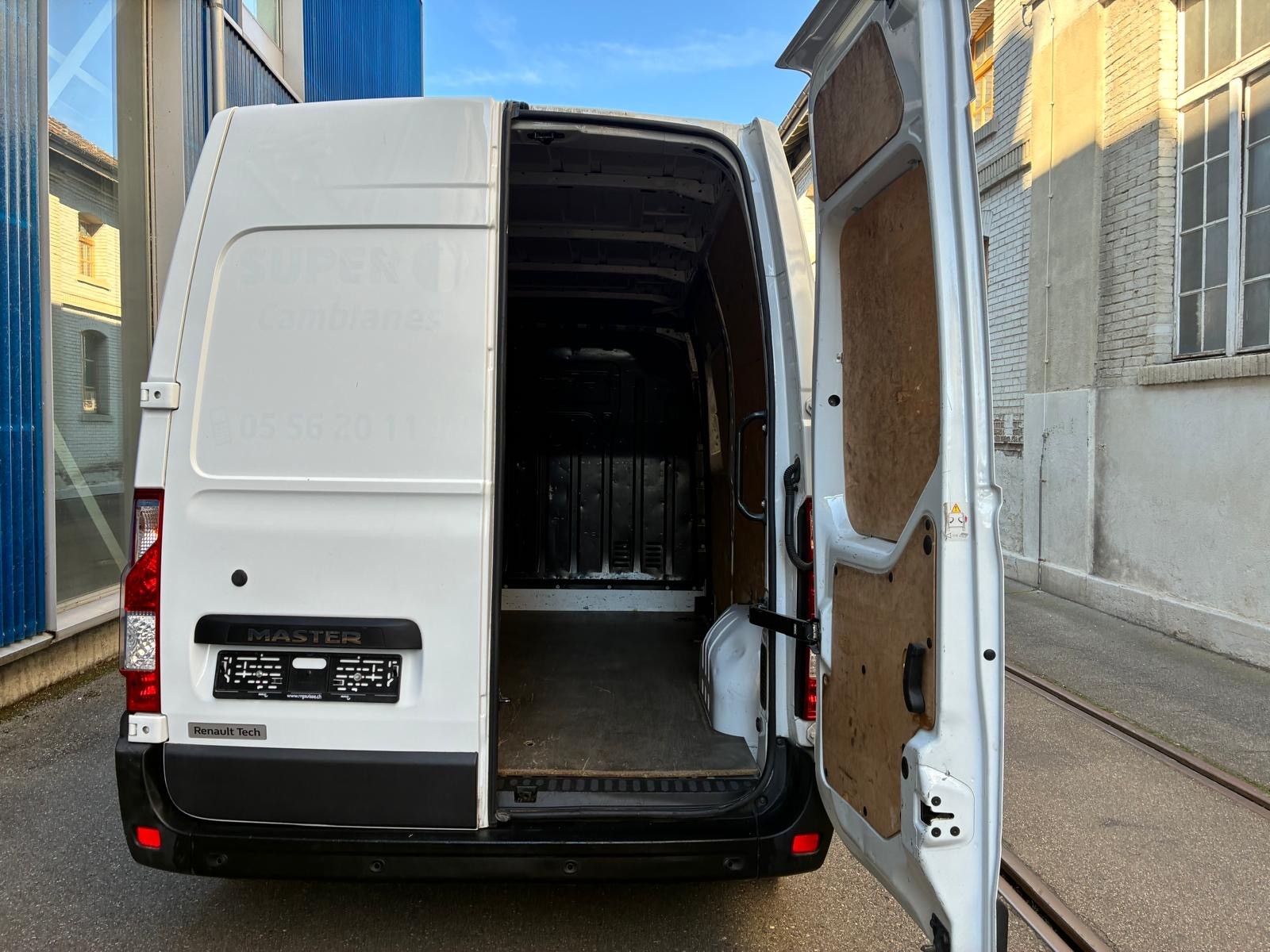 RENAULT Master T33 2.3dCi 135 L2H2-image-11