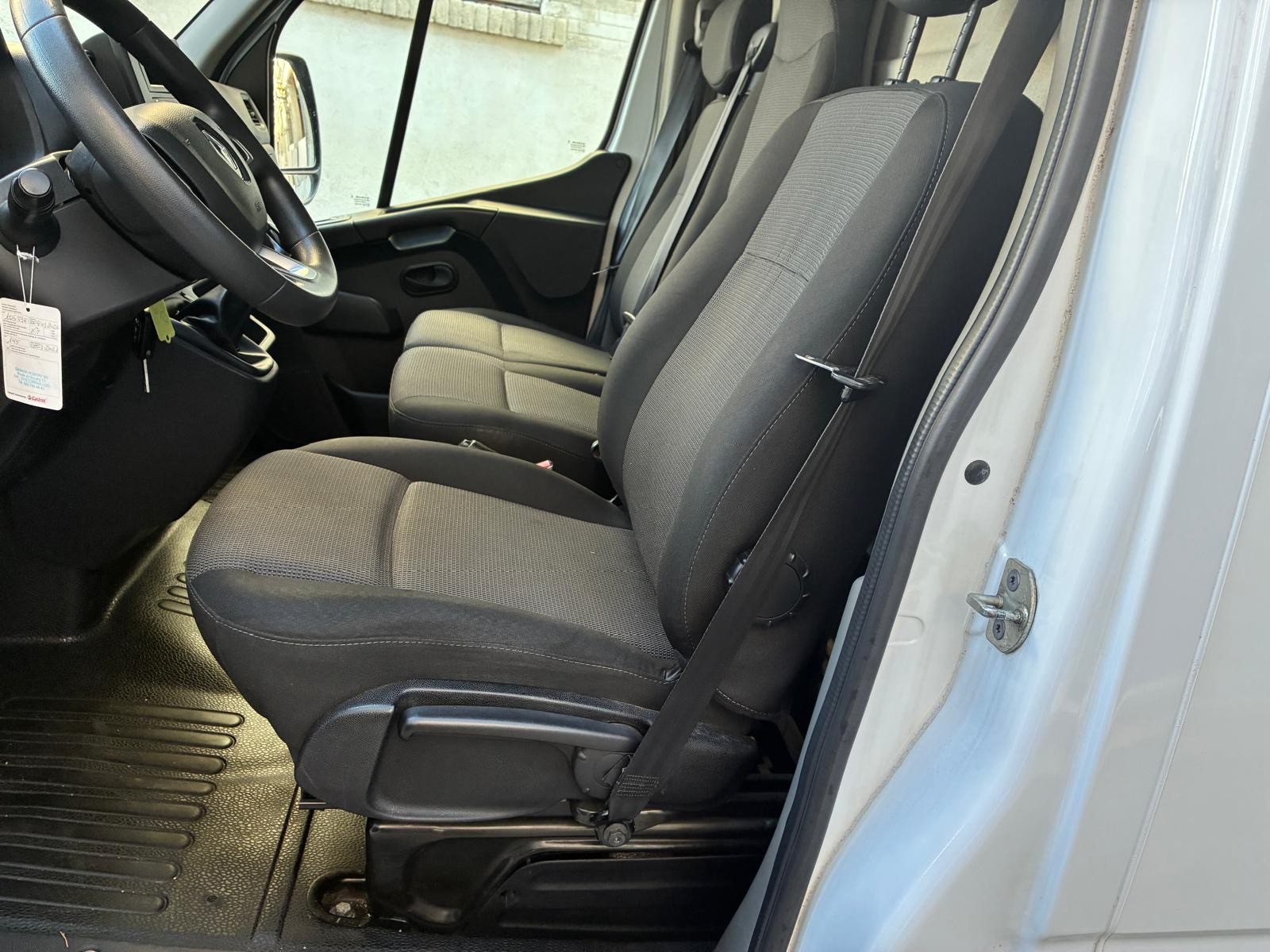 RENAULT Master T33 2.3dCi 135 L2H2-image-13