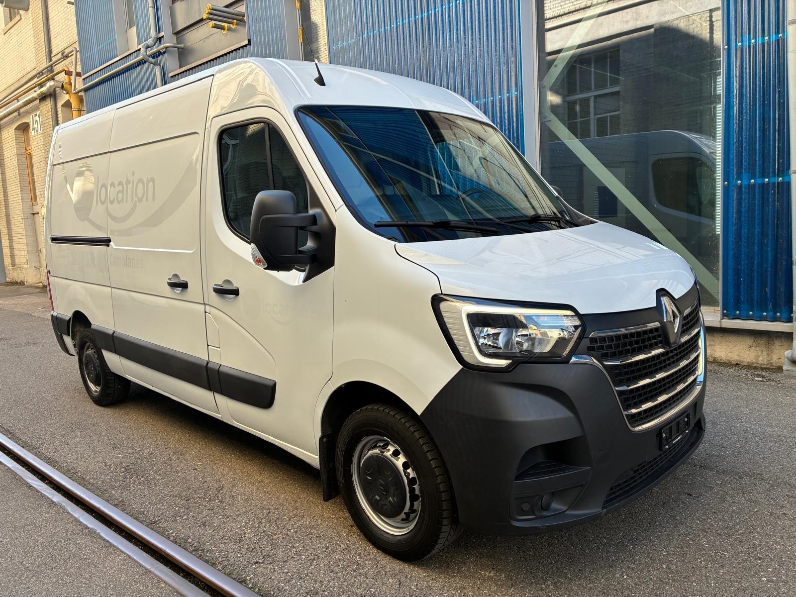 RENAULT Master T33 2.3dCi 135 L2H2-image-2