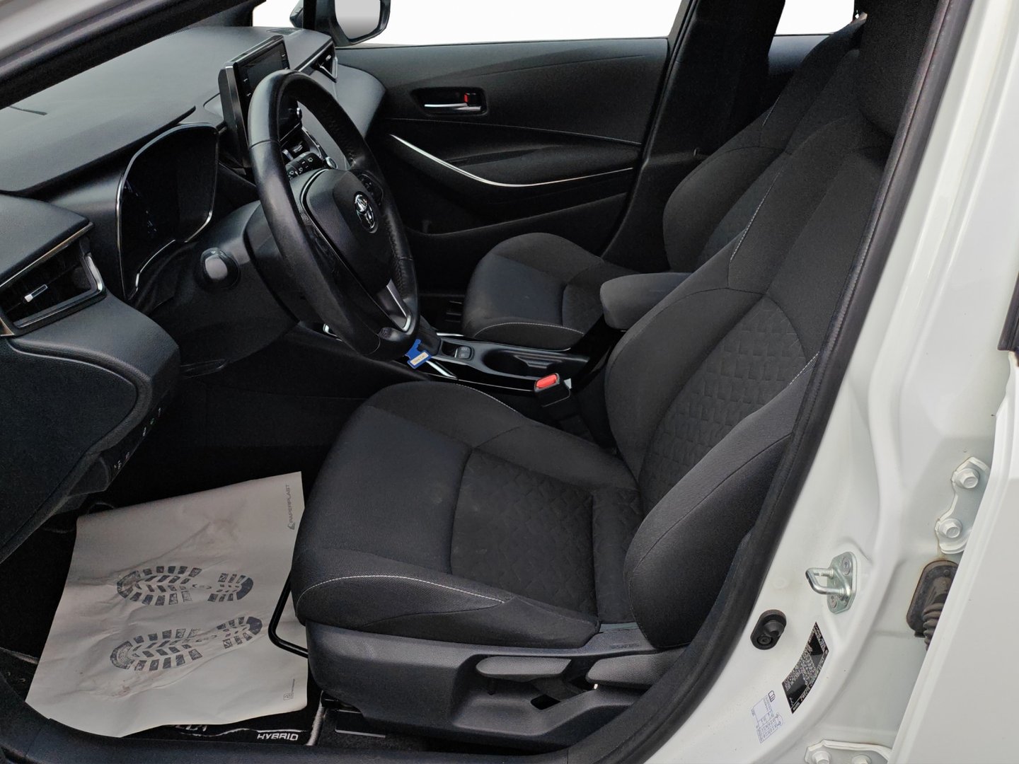 TOYOTA Corolla 1.8 HSD Trend e-CVT (Véhicule Suisse · Expertise du jour · Service · Garantie)-image-9