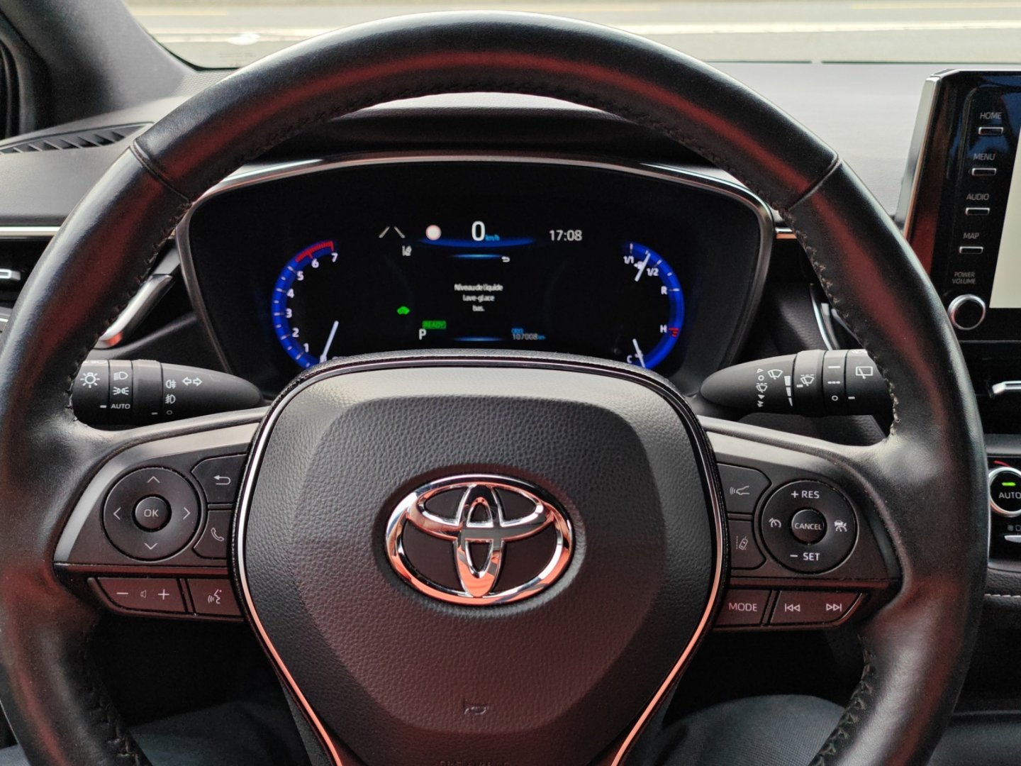 TOYOTA Corolla 1.8 HSD Trend e-CVT (Véhicule Suisse · Expertise du jour · Service · Garantie)-image-18