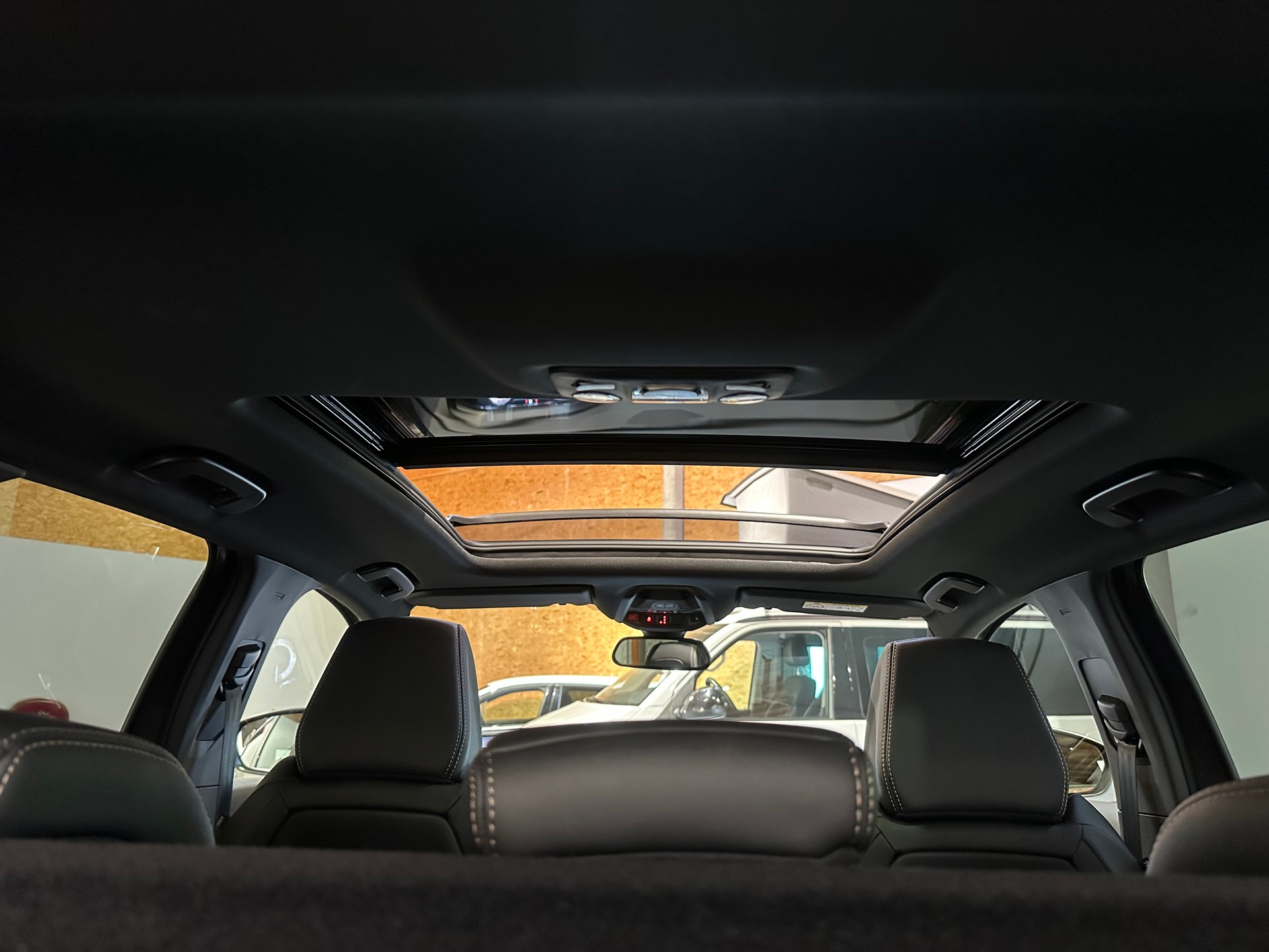 PEUGEOT 3008 1.5 BlueHDi GT Line EAT/Vollausstattung/8 x Aluräder/1. Jahr Garantie-image-19