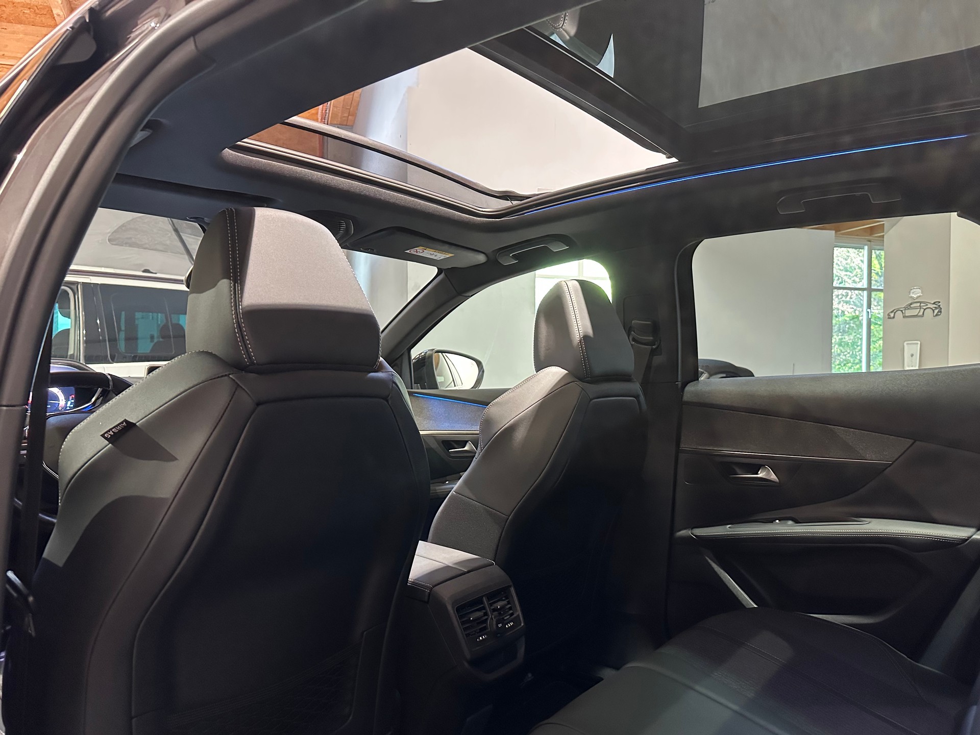 PEUGEOT 3008 1.5 BlueHDi GT Line EAT/Vollausstattung/8 x Aluräder/1. Jahr Garantie-image-26