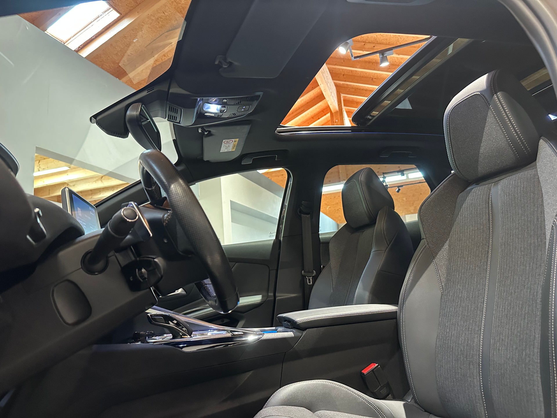 PEUGEOT 3008 1.5 BlueHDi GT Line EAT/Vollausstattung/8 x Aluräder/1. Jahr Garantie-image-15