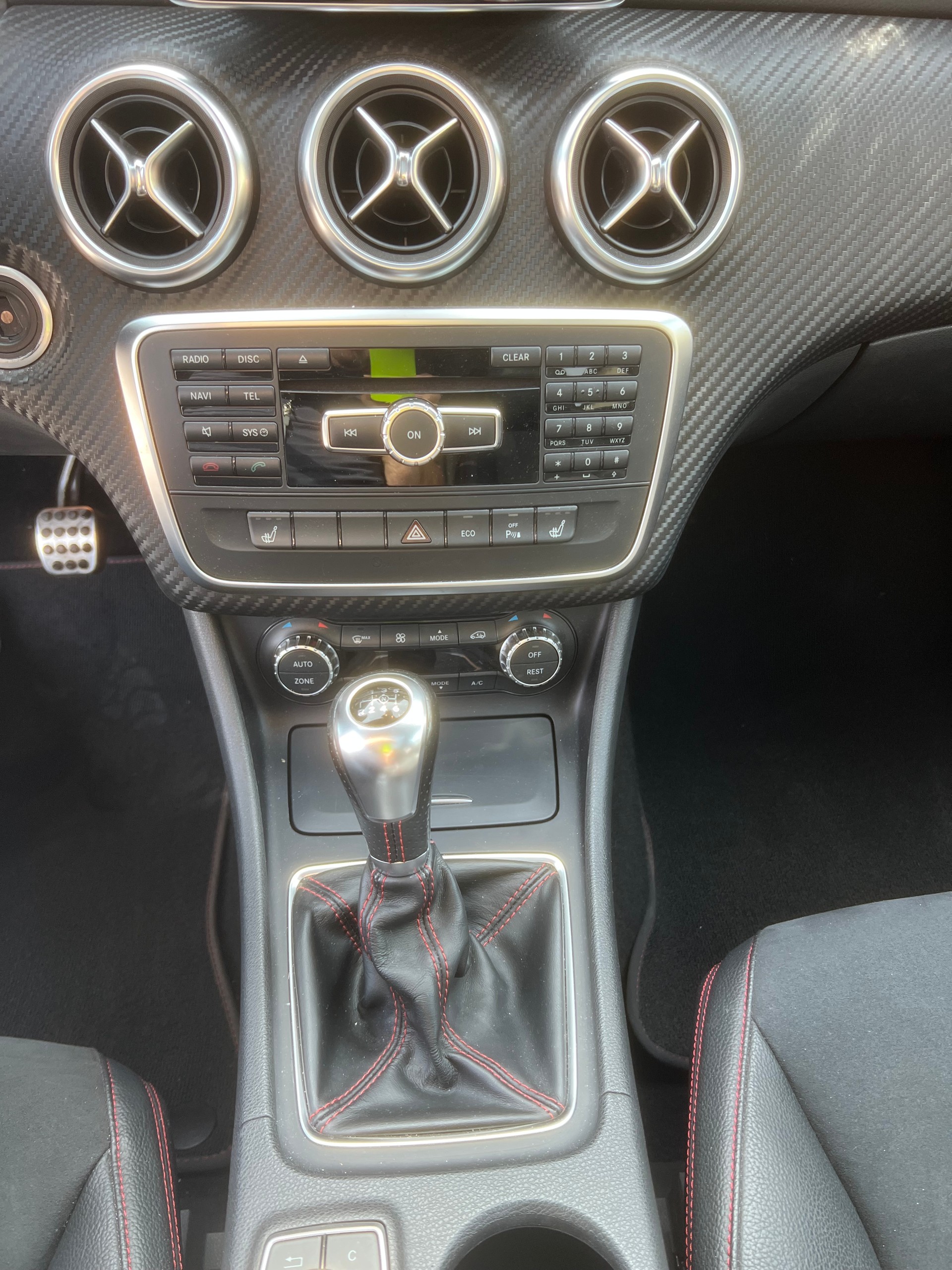 MERCEDES-BENZ A 200 AMG Line-image-13