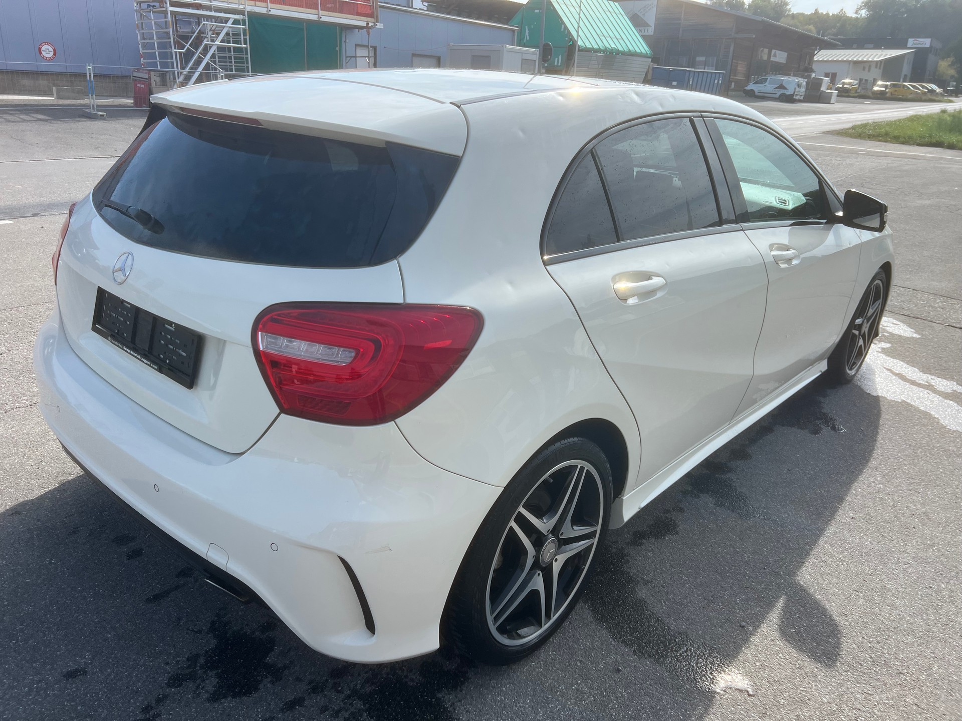 MERCEDES-BENZ A 200 AMG Line-image-3